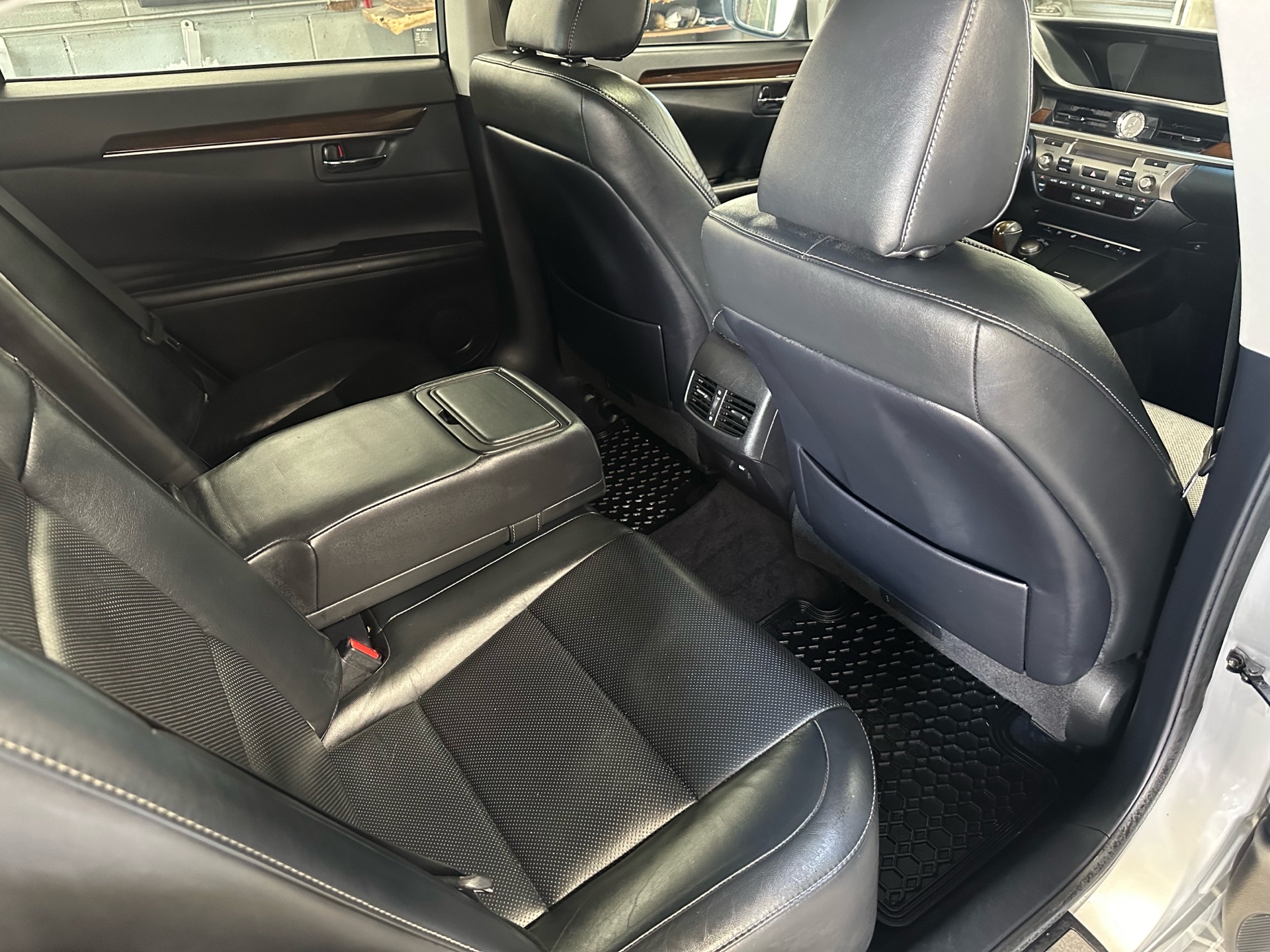 /houseofcars/2013-Lexus-ES350-02877162243120801.jpg
