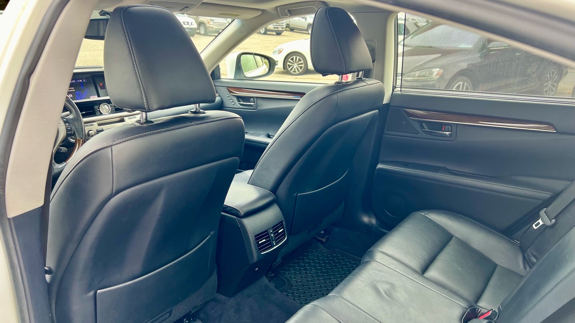 /houseofcars/2013-Lexus-ES350-23456823562971074.jpg