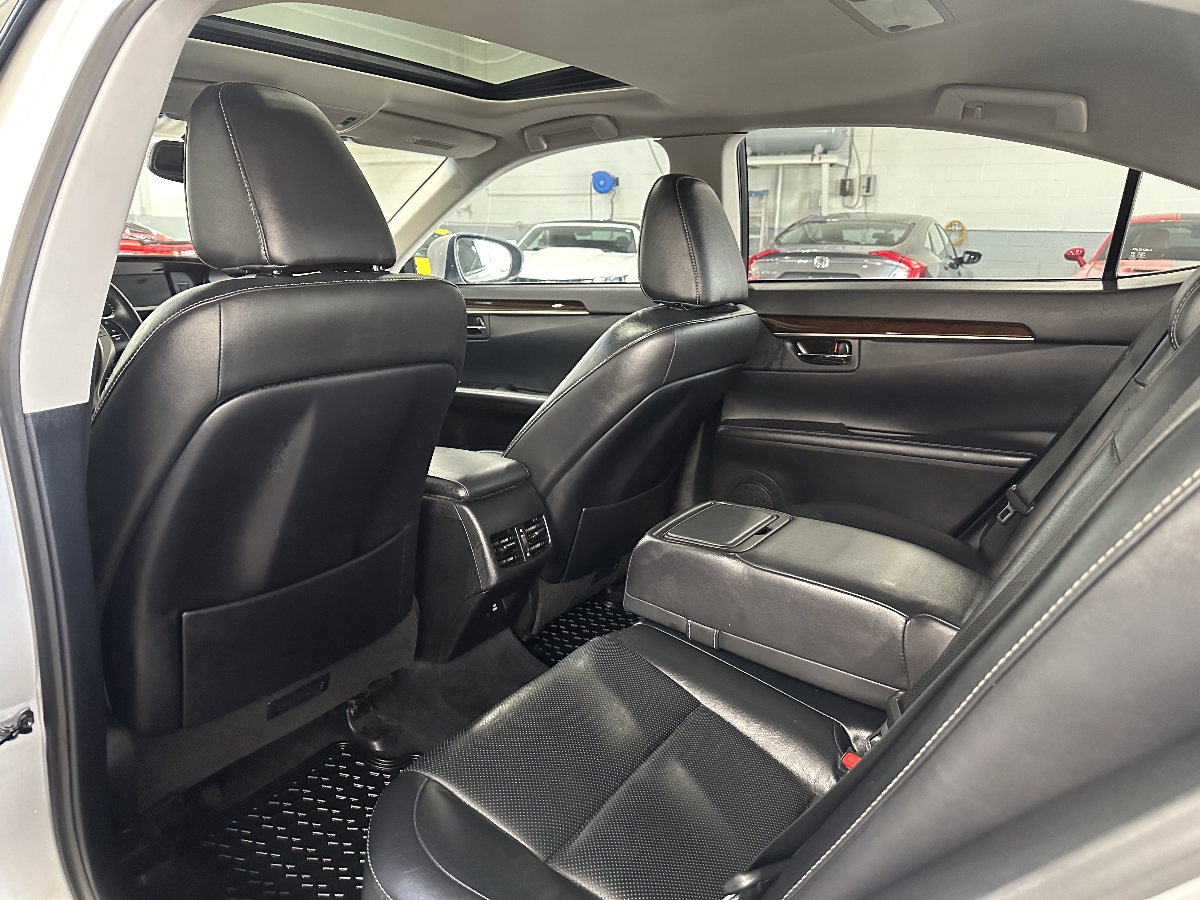 /houseofcars/2013-Lexus-ES350-38929715412510046.jpg