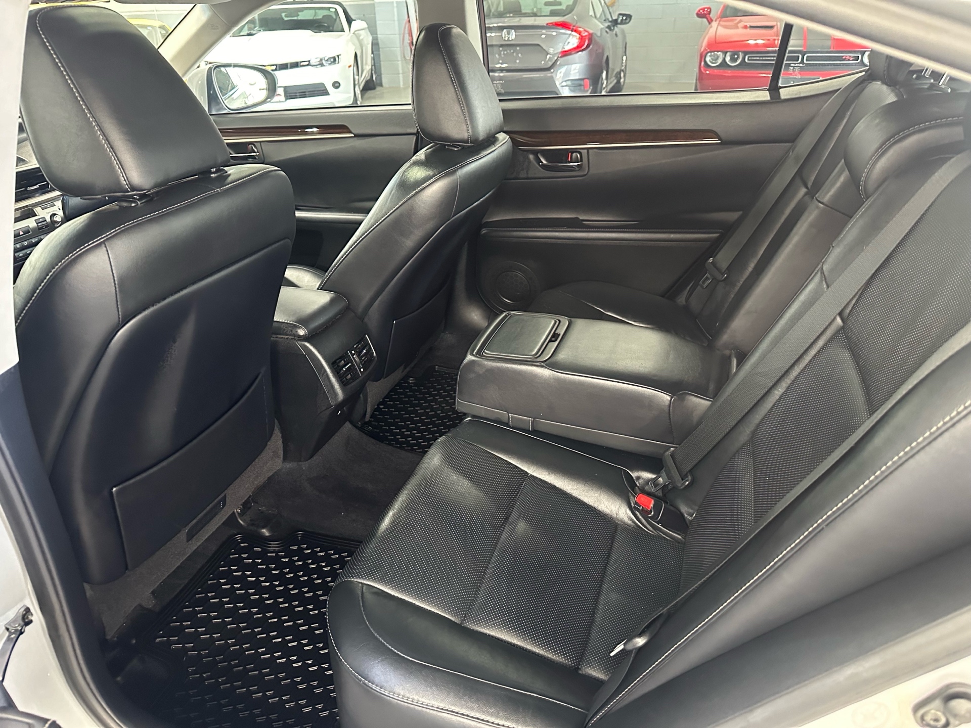 /houseofcars/2013-Lexus-ES350-8783299279792725.jpg