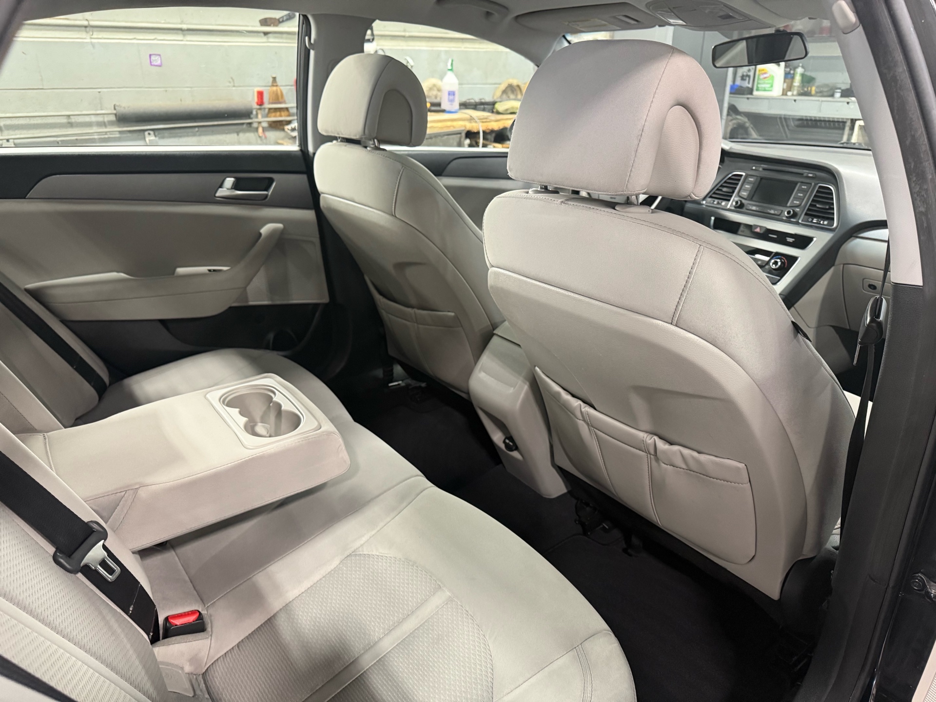 /houseofcars/2015-Hyundai-Sonata-14156663228587285.jpg