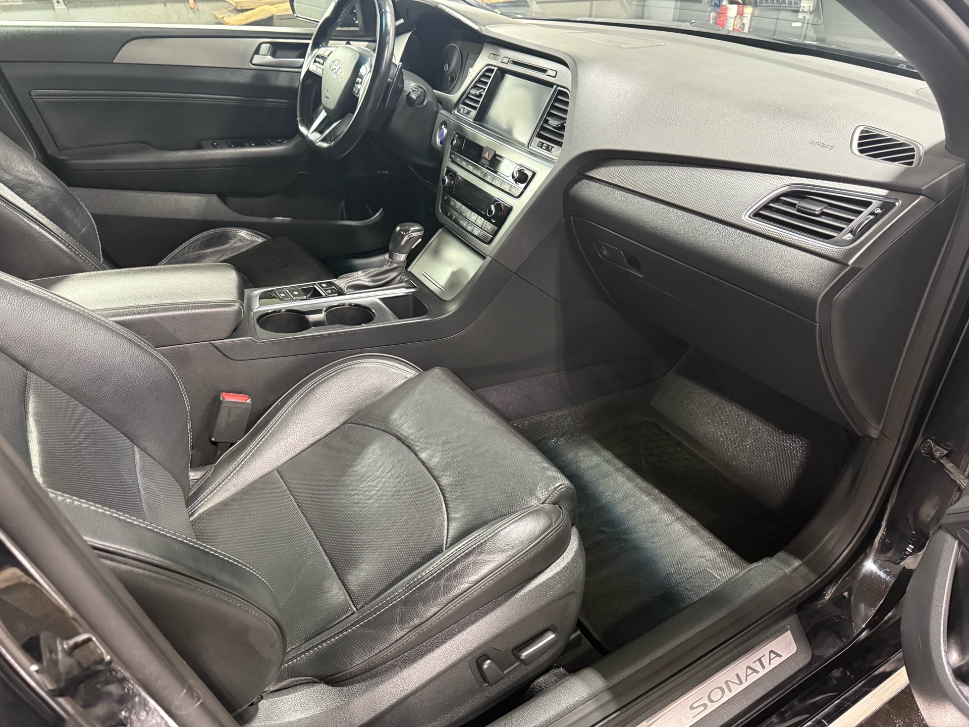 /houseofcars/2015-Hyundai-Sonata-9417900665592596.jpg