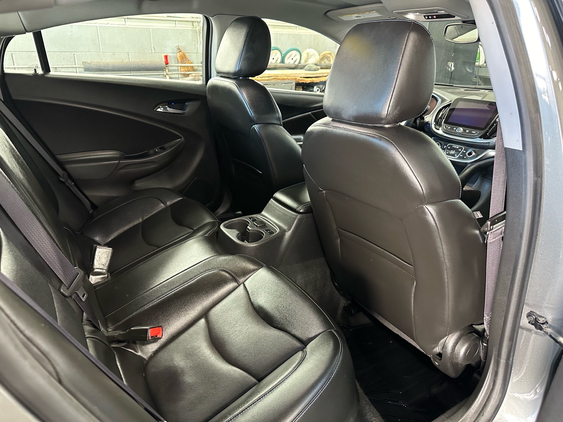 /houseofcars/2016-Chevrolet-Volt-039471652028593374.jpg