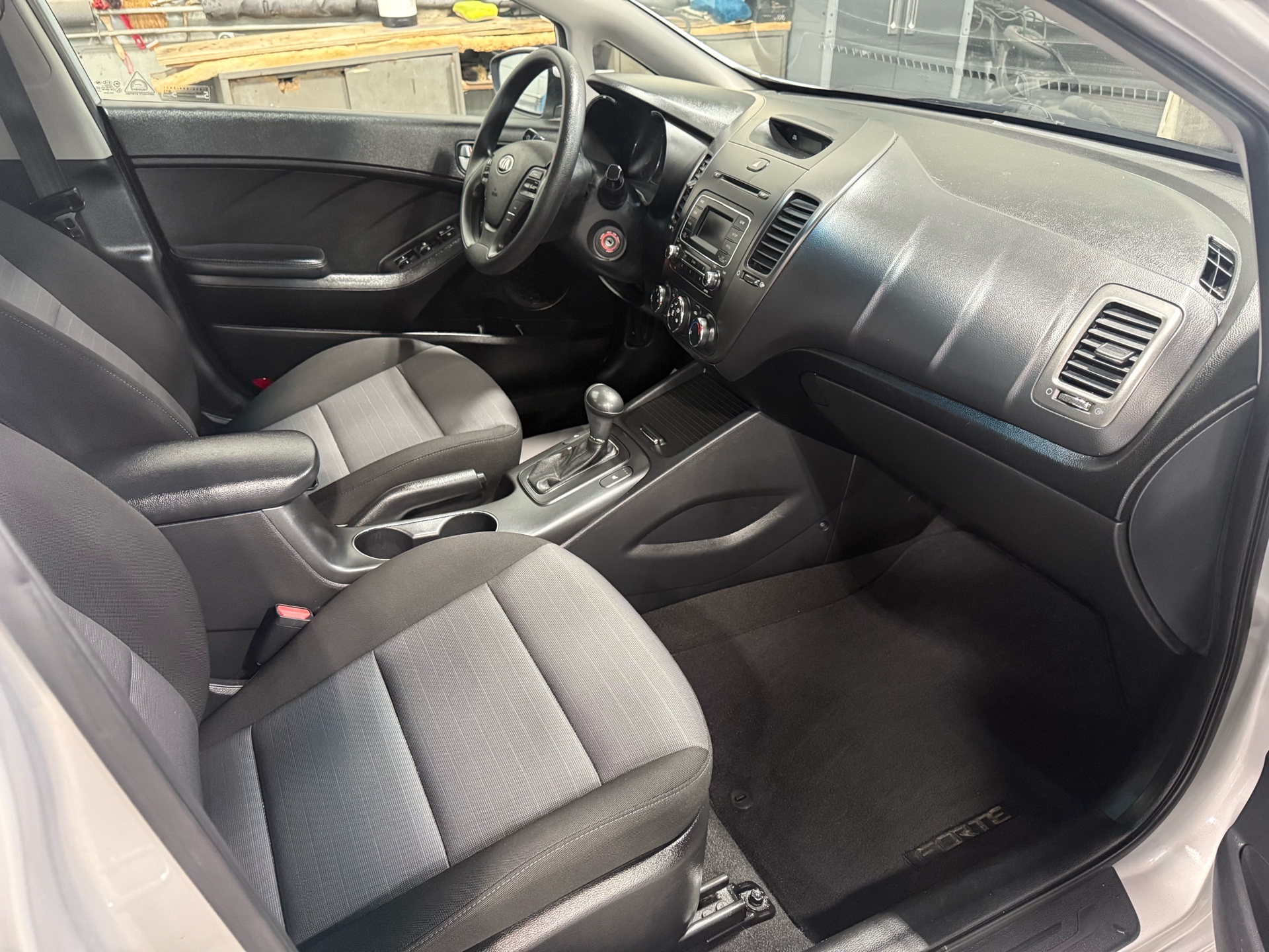 /houseofcars/2016-Kia-Forte-34233066854834915.jpg