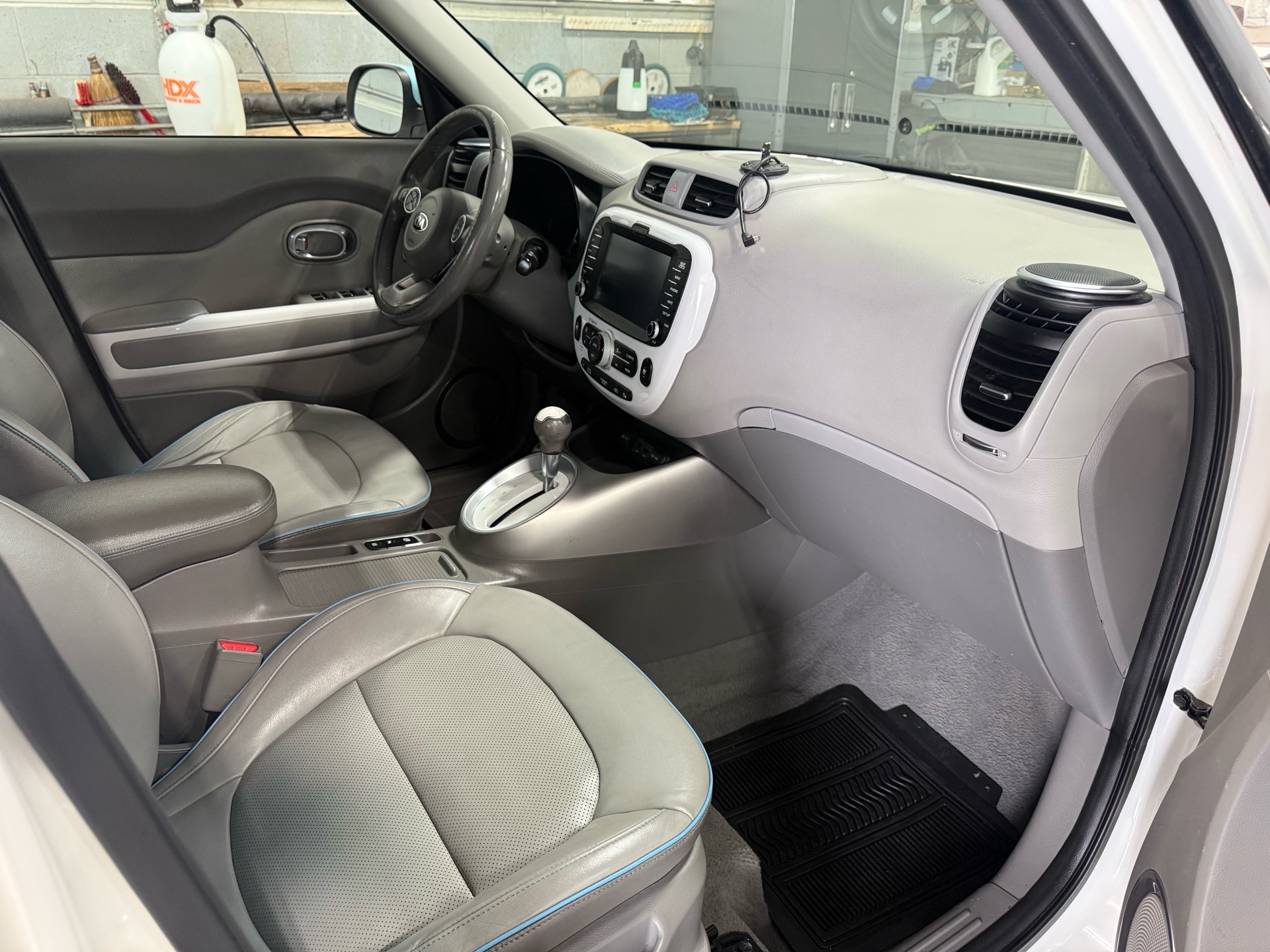 /houseofcars/2016-Kia-SoulEV-20173655835494597.jpg