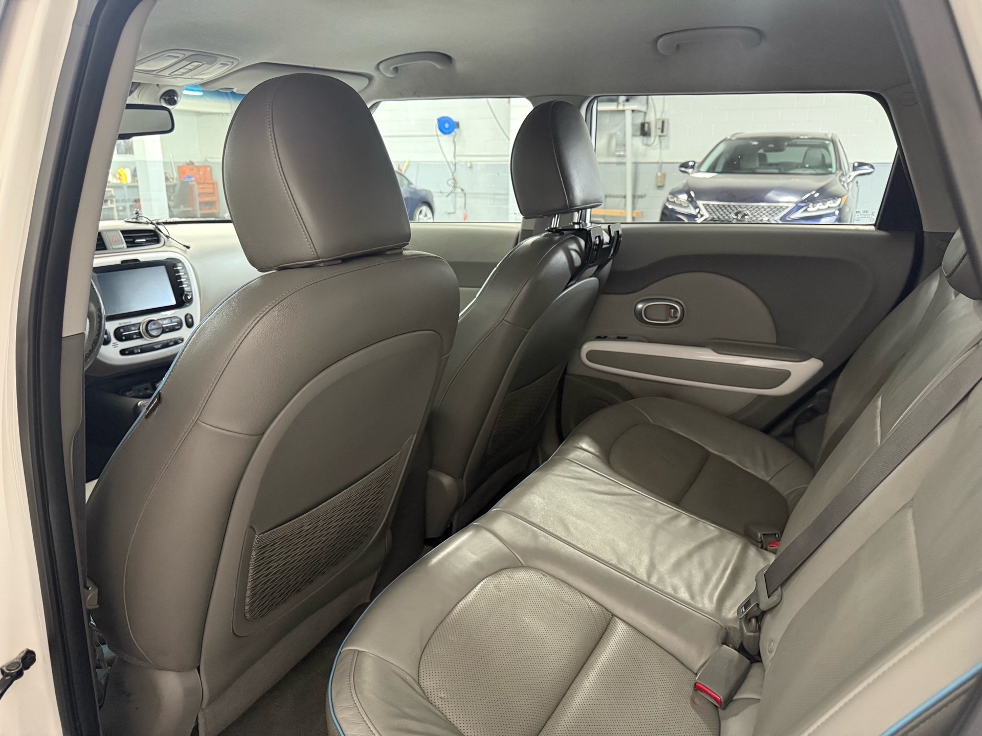 /houseofcars/2016-Kia-SoulEV-5775130677525462.jpg
