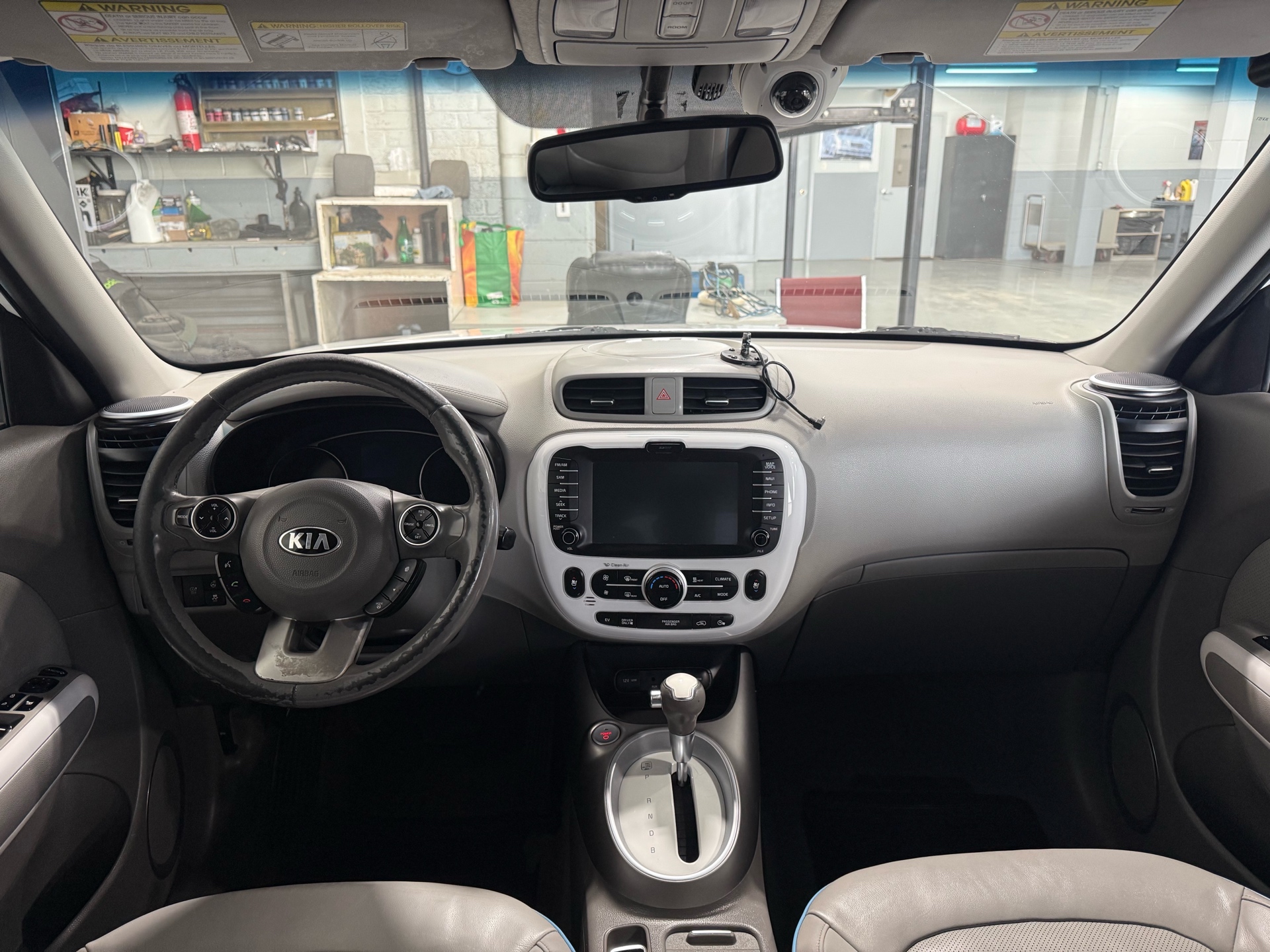 /houseofcars/2016-Kia-SoulEV-5868442207560951.jpg