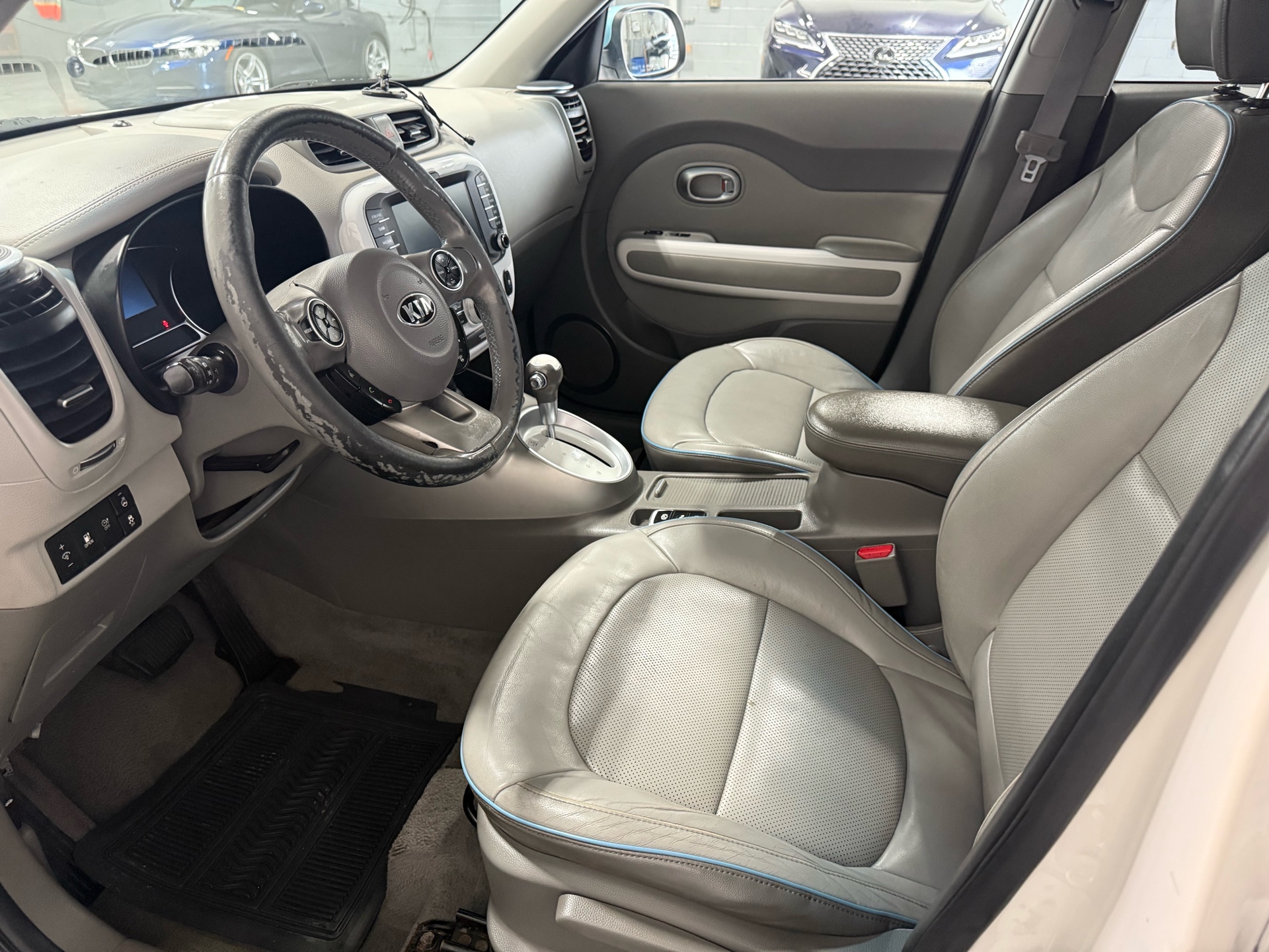 /houseofcars/2016-Kia-SoulEV-7036537236656646.jpg