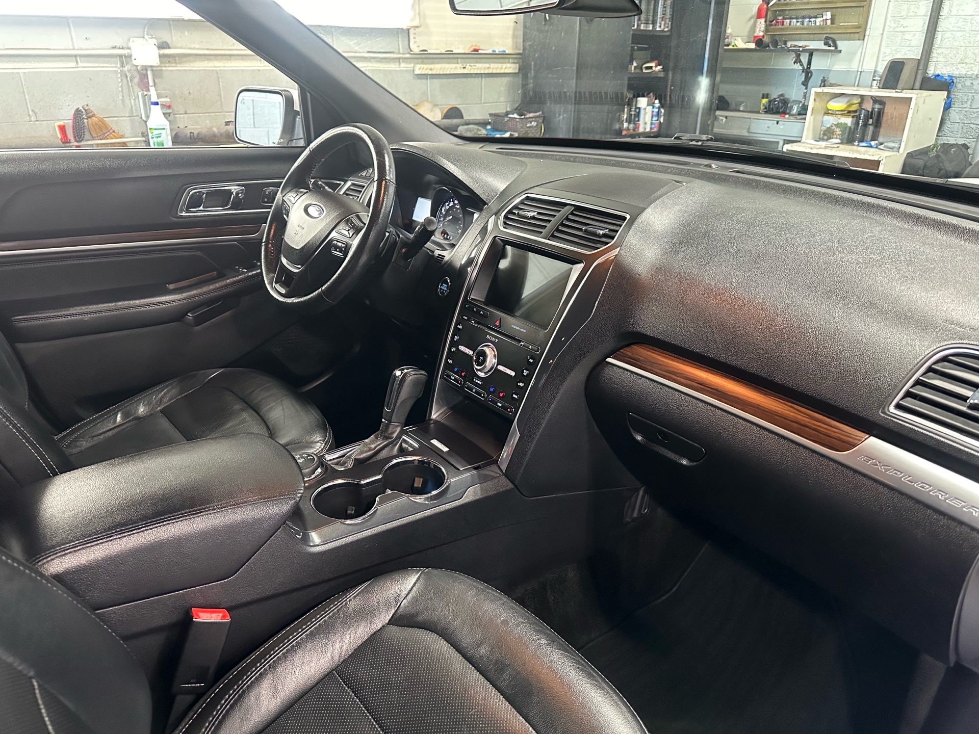 /houseofcars/2017-Ford-Explorer-19560598888889524.jpg