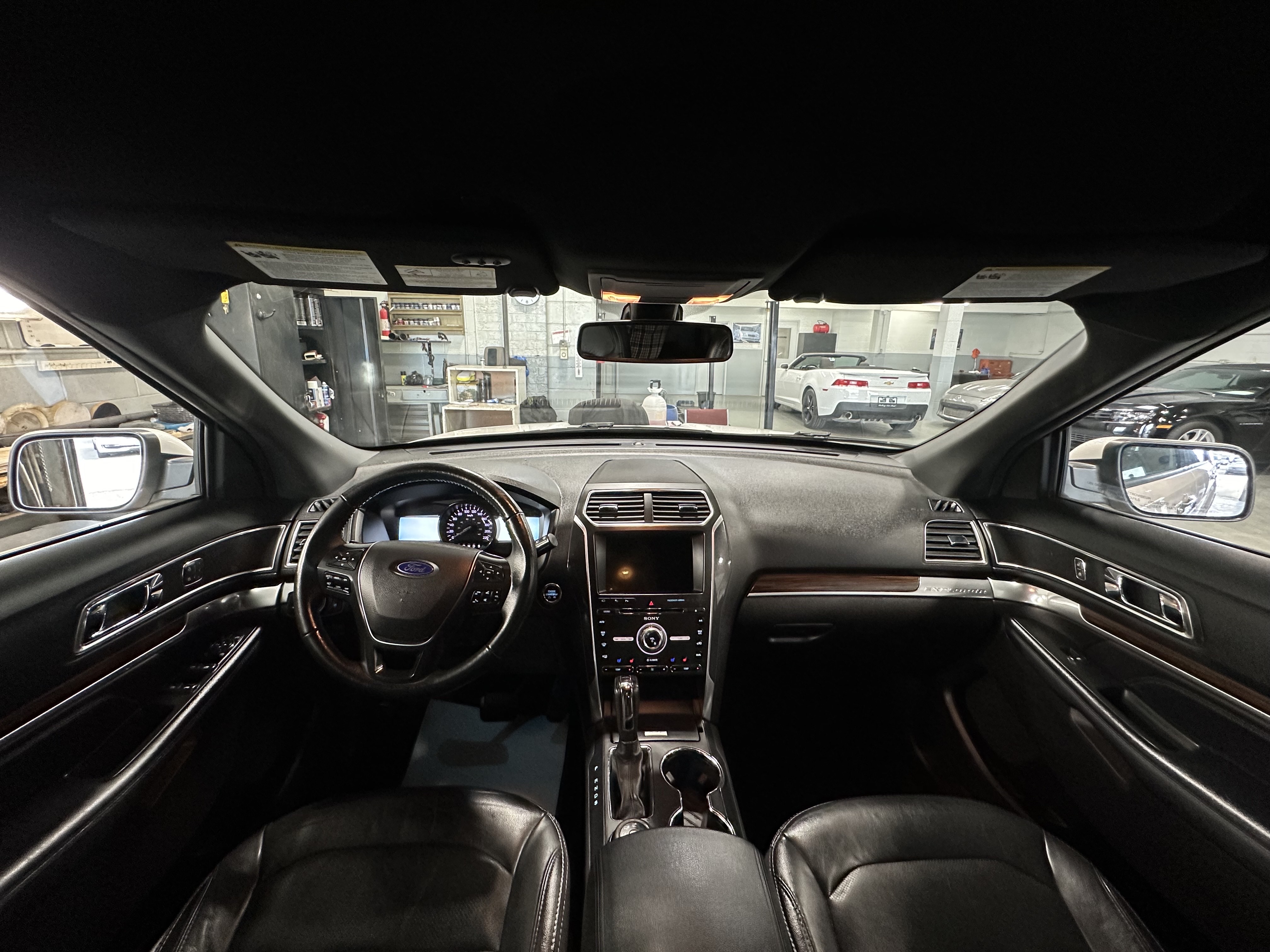 /houseofcars/2017-Ford-Explorer-9234167220379195.jpg