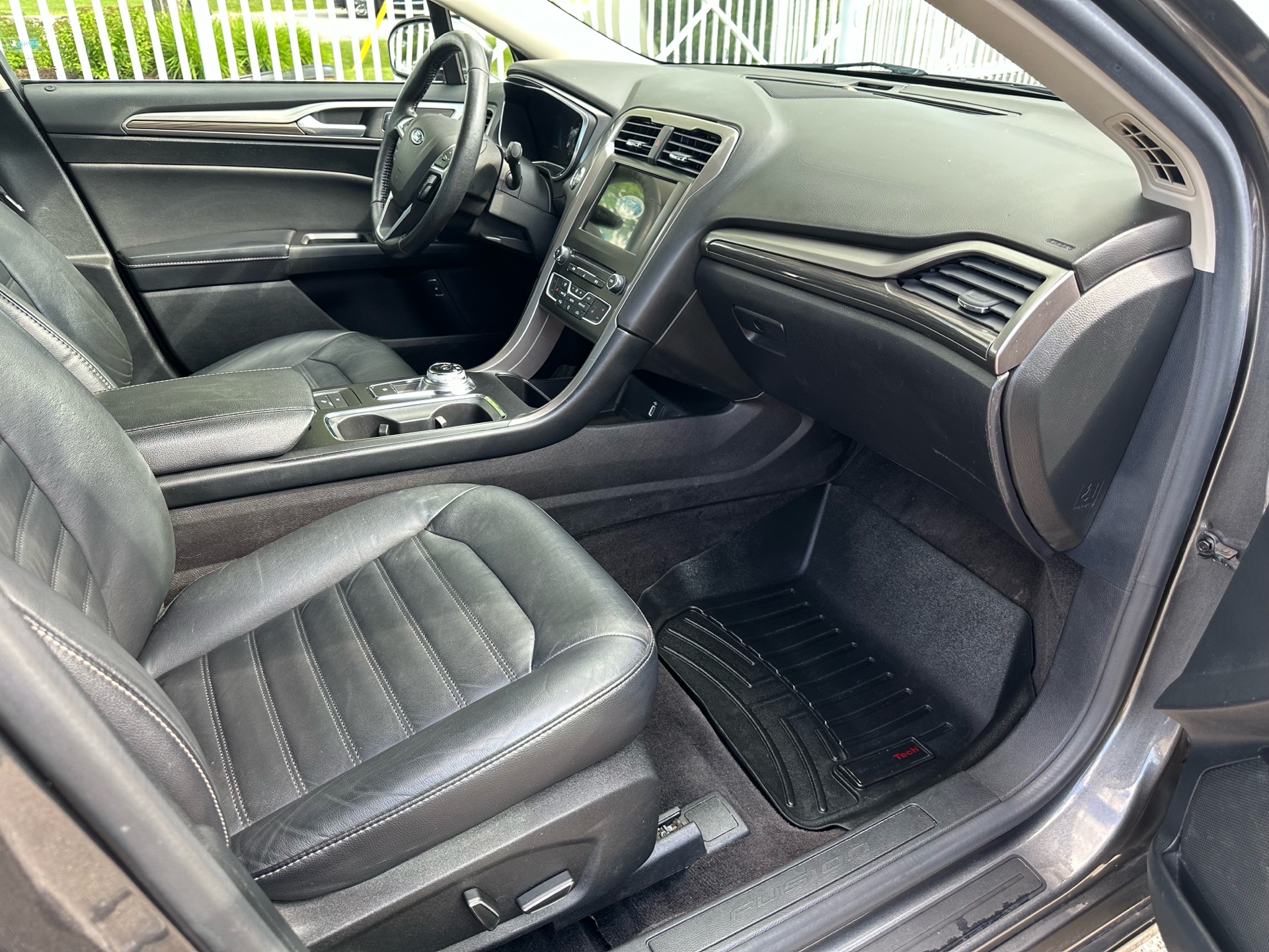 /houseofcars/2017-Ford-FusionEnergi-42941482400422504.jpg
