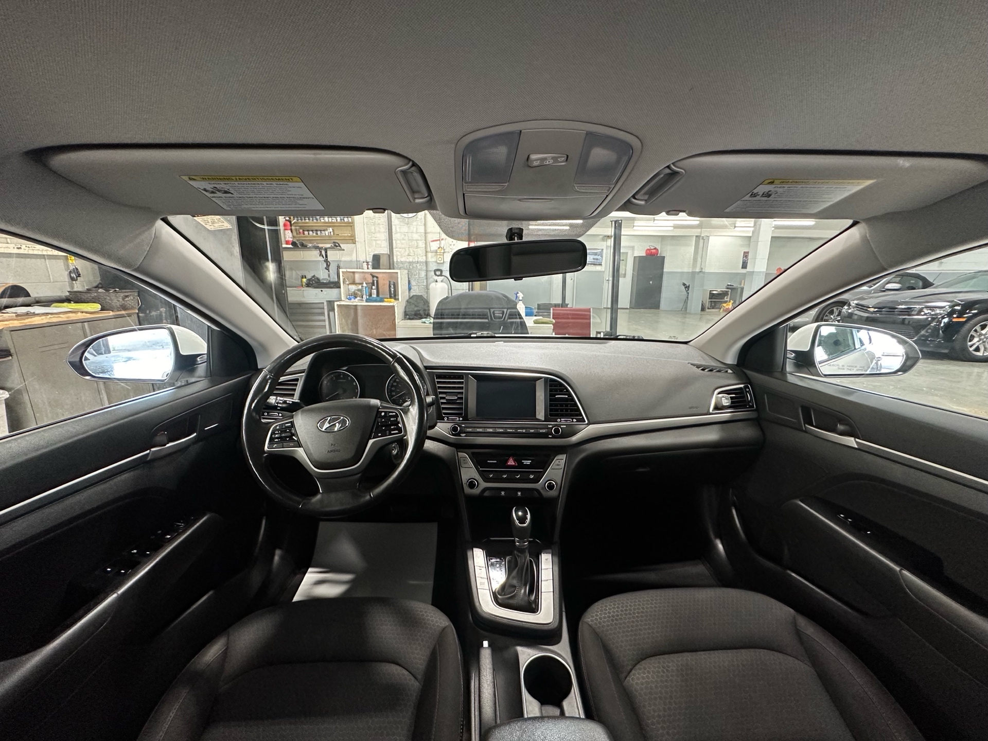 /houseofcars/2017-Hyundai-Elantra-1644741475275313.jpg