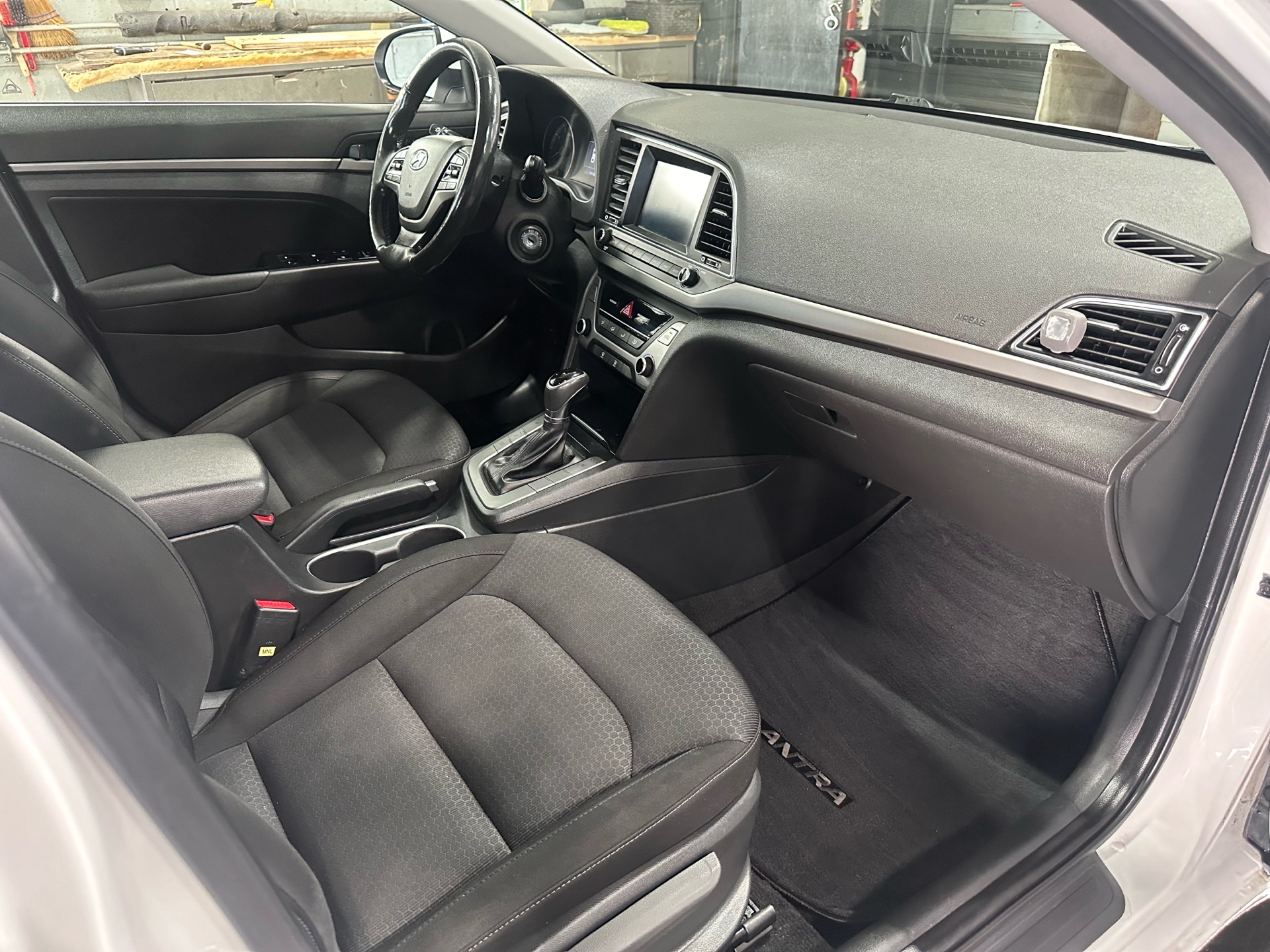 /houseofcars/2017-Hyundai-Elantra-3349444568823936.jpg