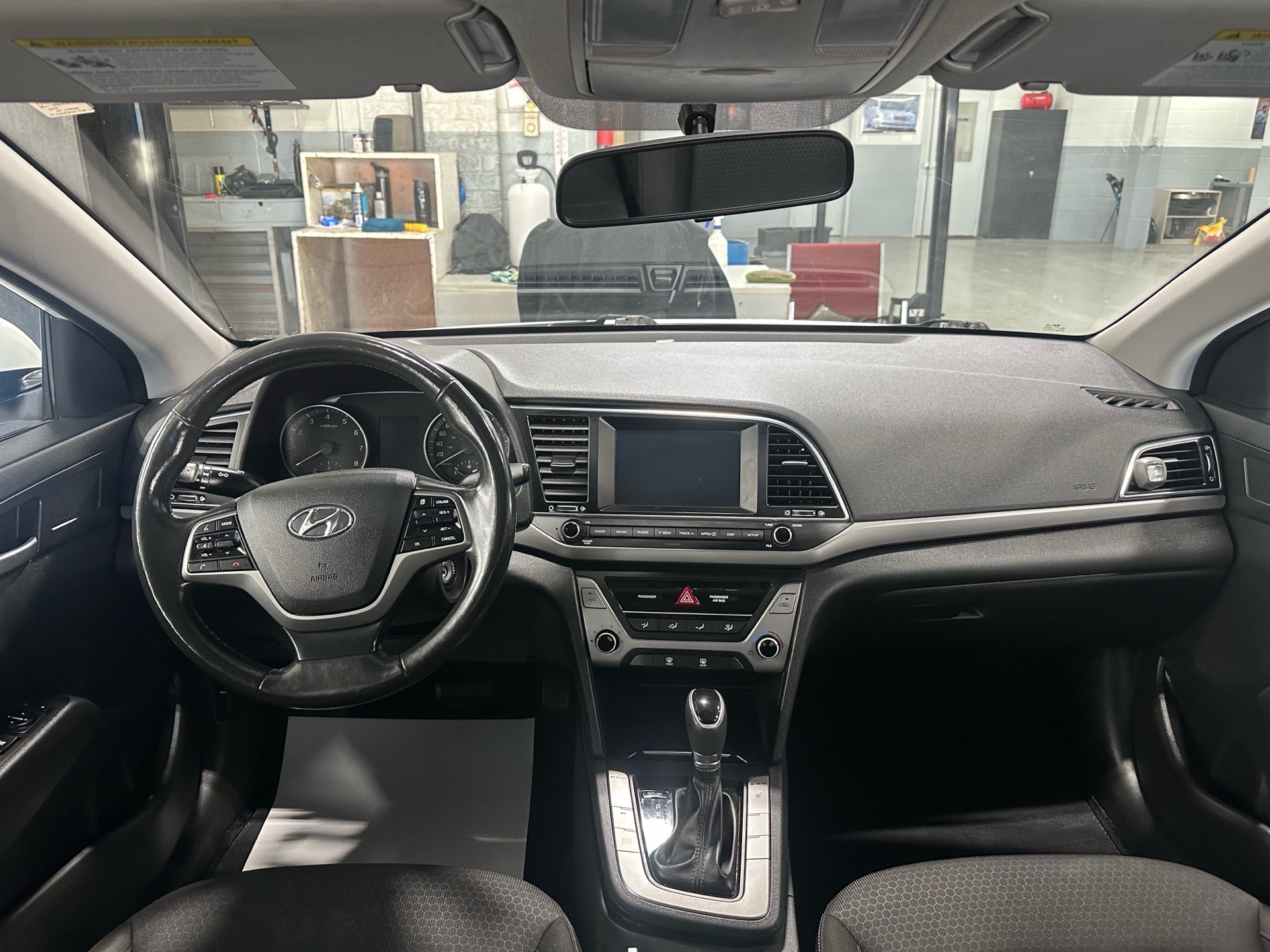 /houseofcars/2017-Hyundai-Elantra-42775644342348484.jpg