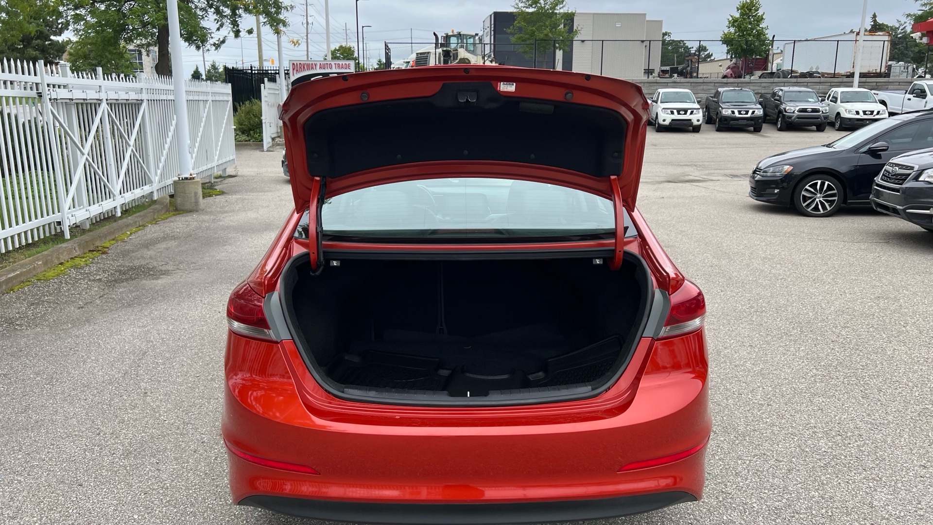 /houseofcars/2017-Hyundai-Elantra-9688051543284595.jpg