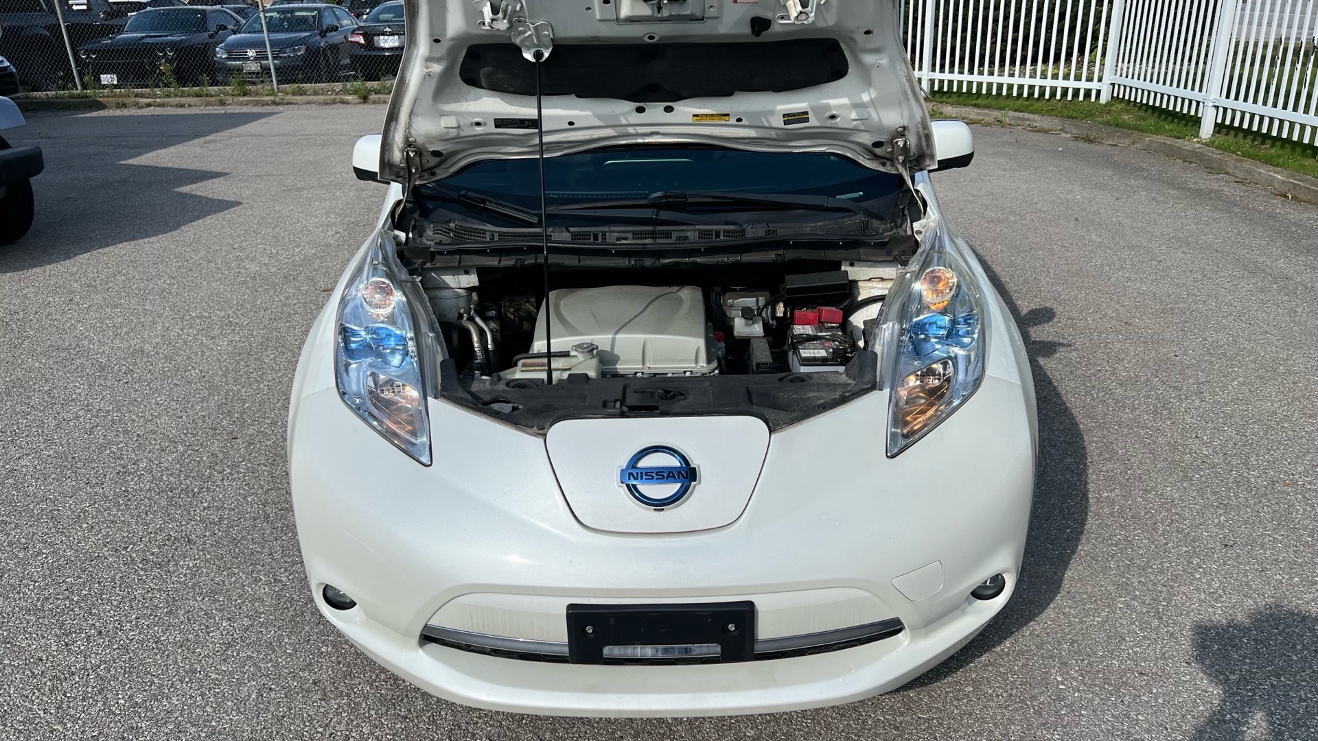 /houseofcars/2017-Nissan-LEAF-0872861366907991.jpg