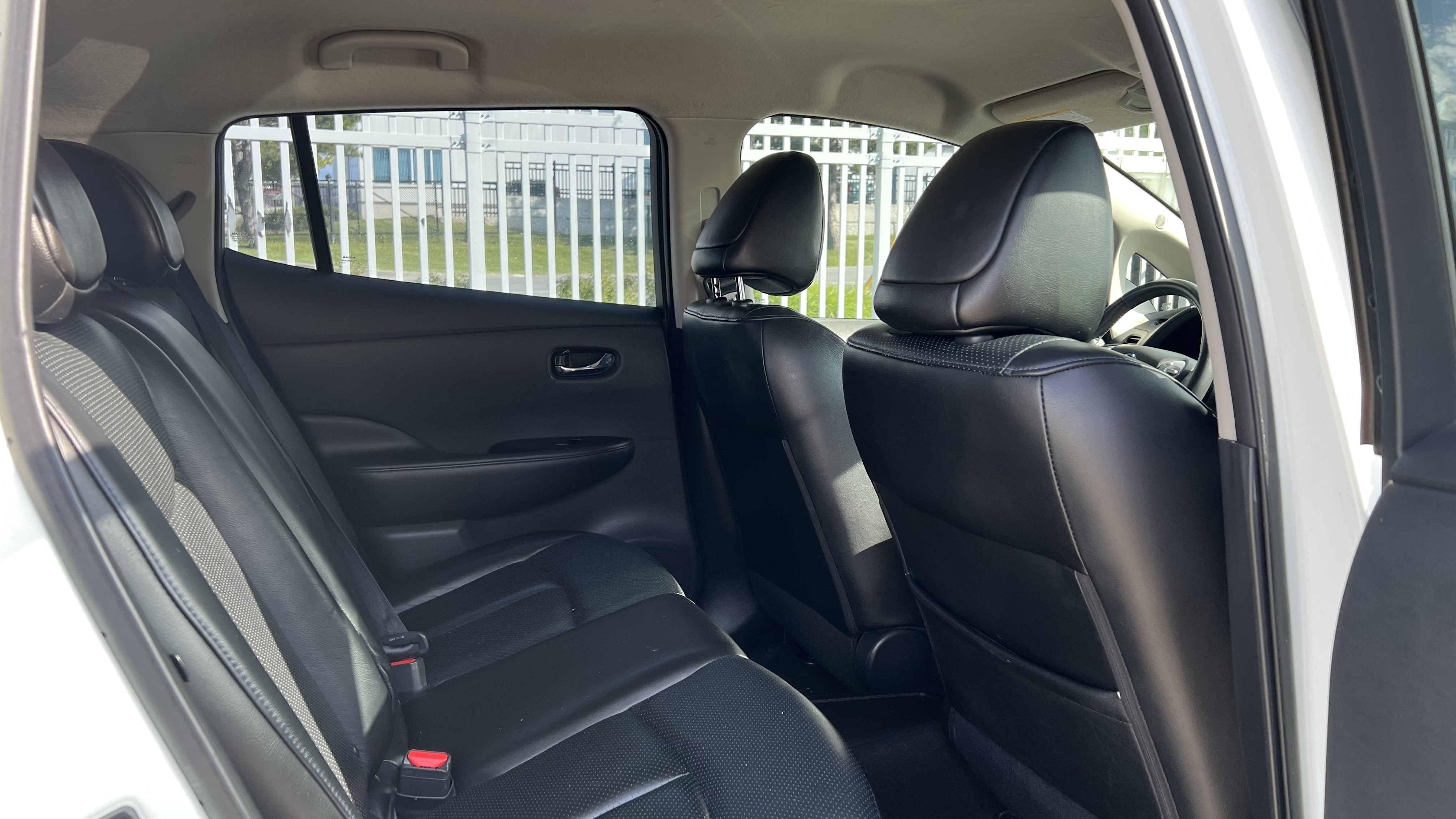 /houseofcars/2017-Nissan-LEAF-12226528161286532.jpg