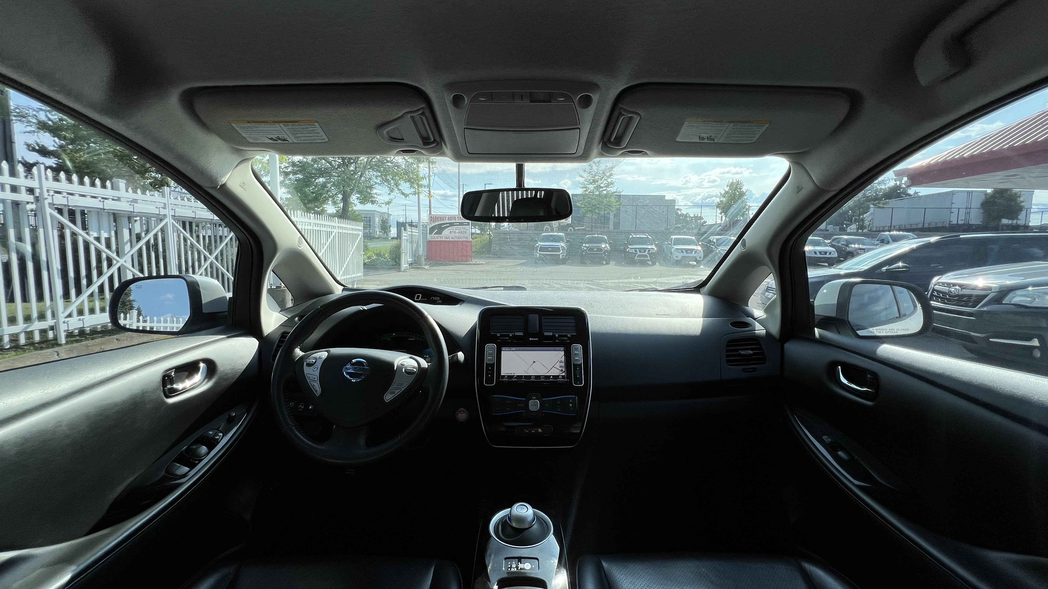/houseofcars/2017-Nissan-LEAF-22132354622149708.jpg