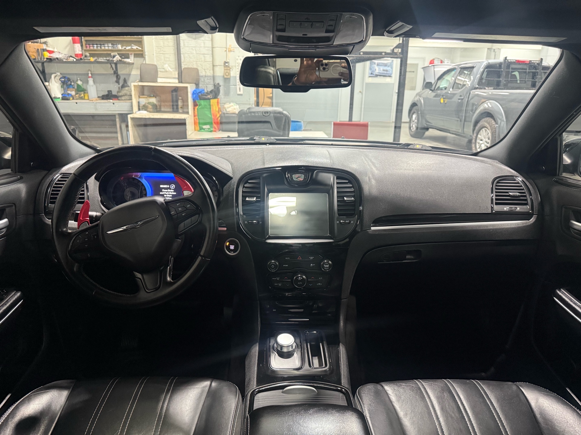 /houseofcars/2018-Chrysler-300-16036030979947946.jpg