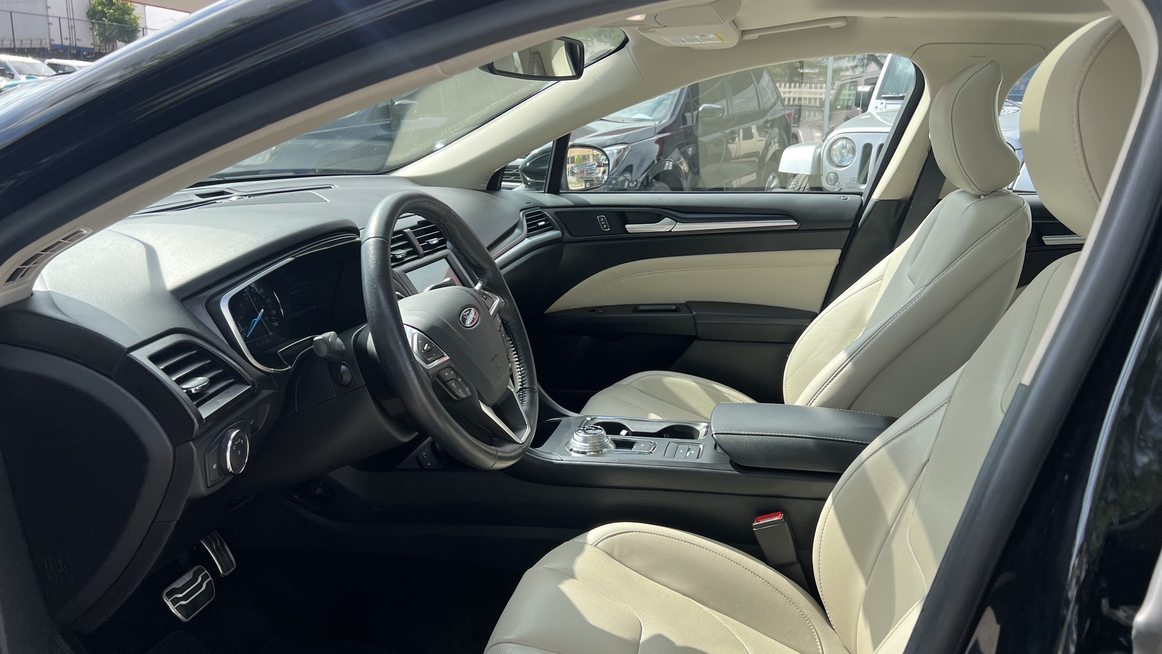 /houseofcars/2018-Ford-FusionEnergi-1112998460299548.jpg