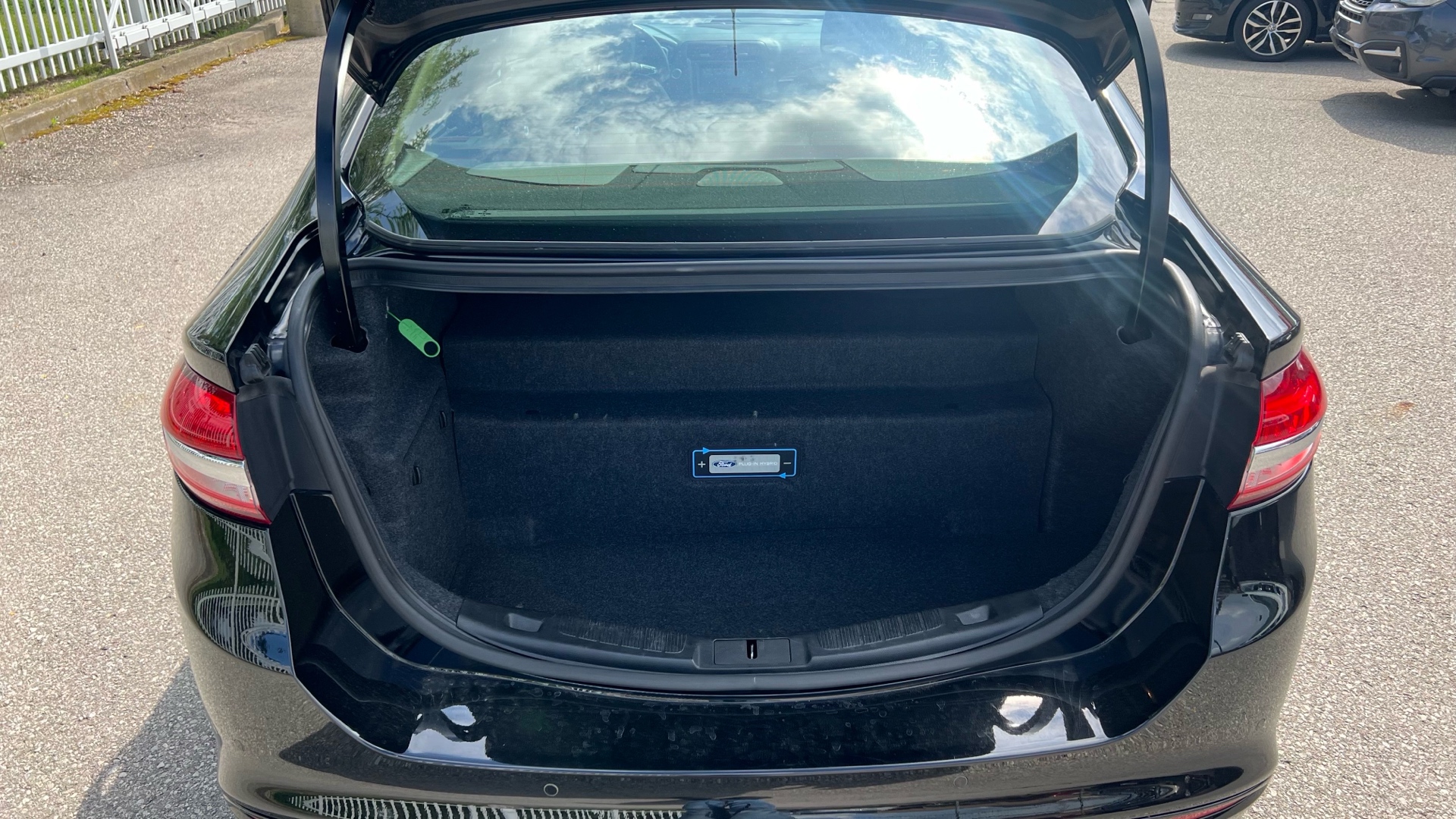/houseofcars/2018-Ford-FusionEnergi-12400533595695995.jpg