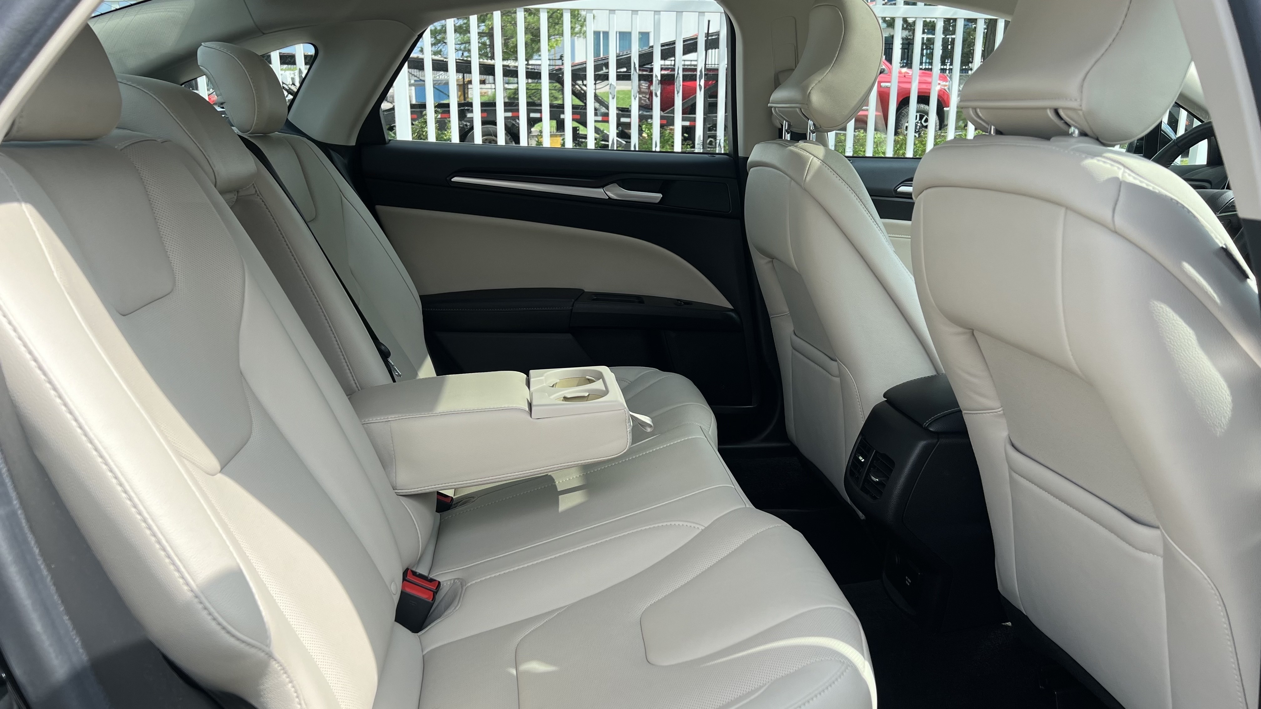 /houseofcars/2018-Ford-FusionEnergi-917217931221076.jpg