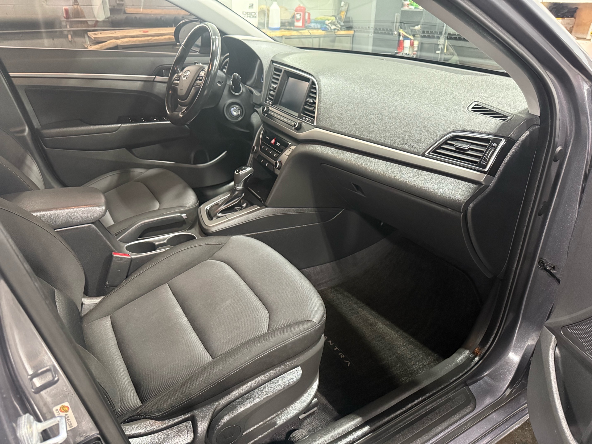 /houseofcars/2018-Hyundai-Elantra-777053618355422.jpg