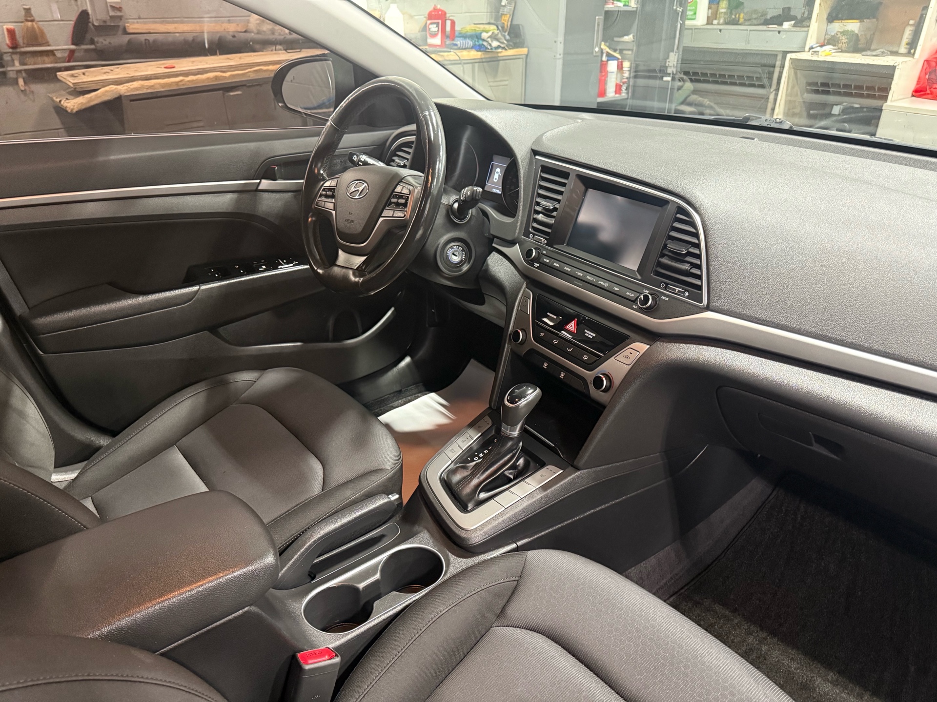 /houseofcars/2018-Hyundai-Elantra-9191204811549689.jpg