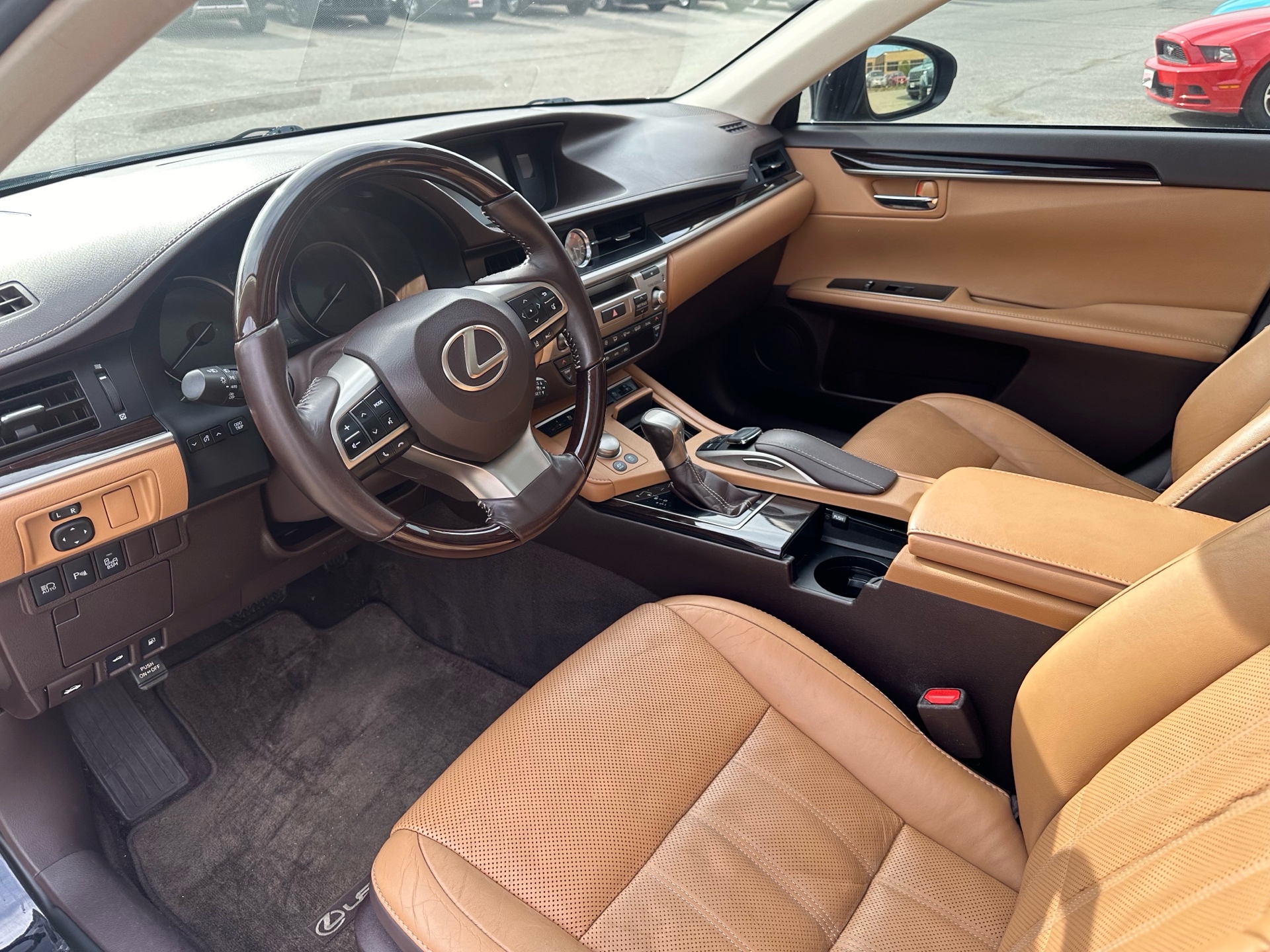 /houseofcars/2018-Lexus-ES-06416800078782692.jpg