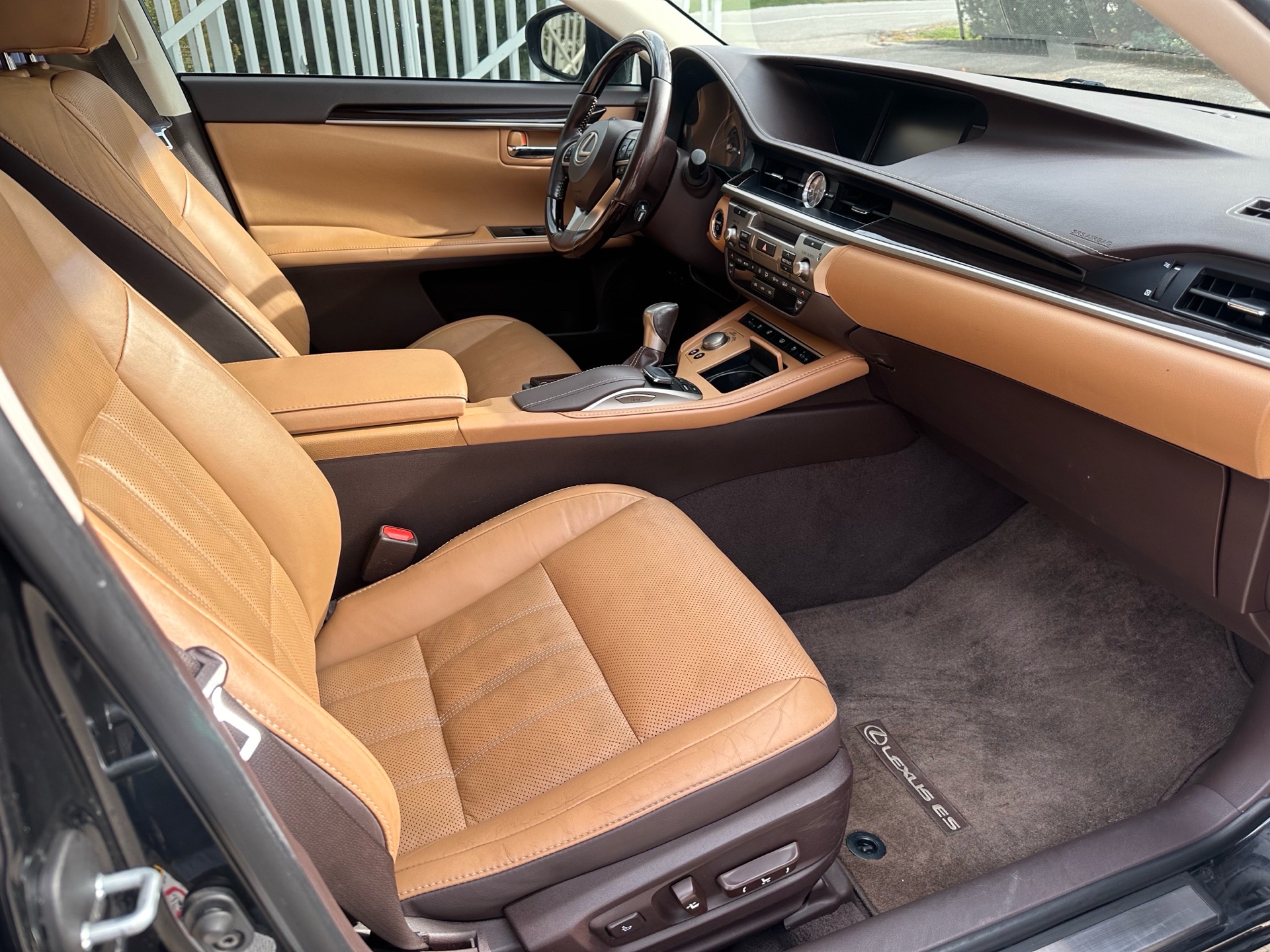 /houseofcars/2018-Lexus-ES-4955163140968557.jpg