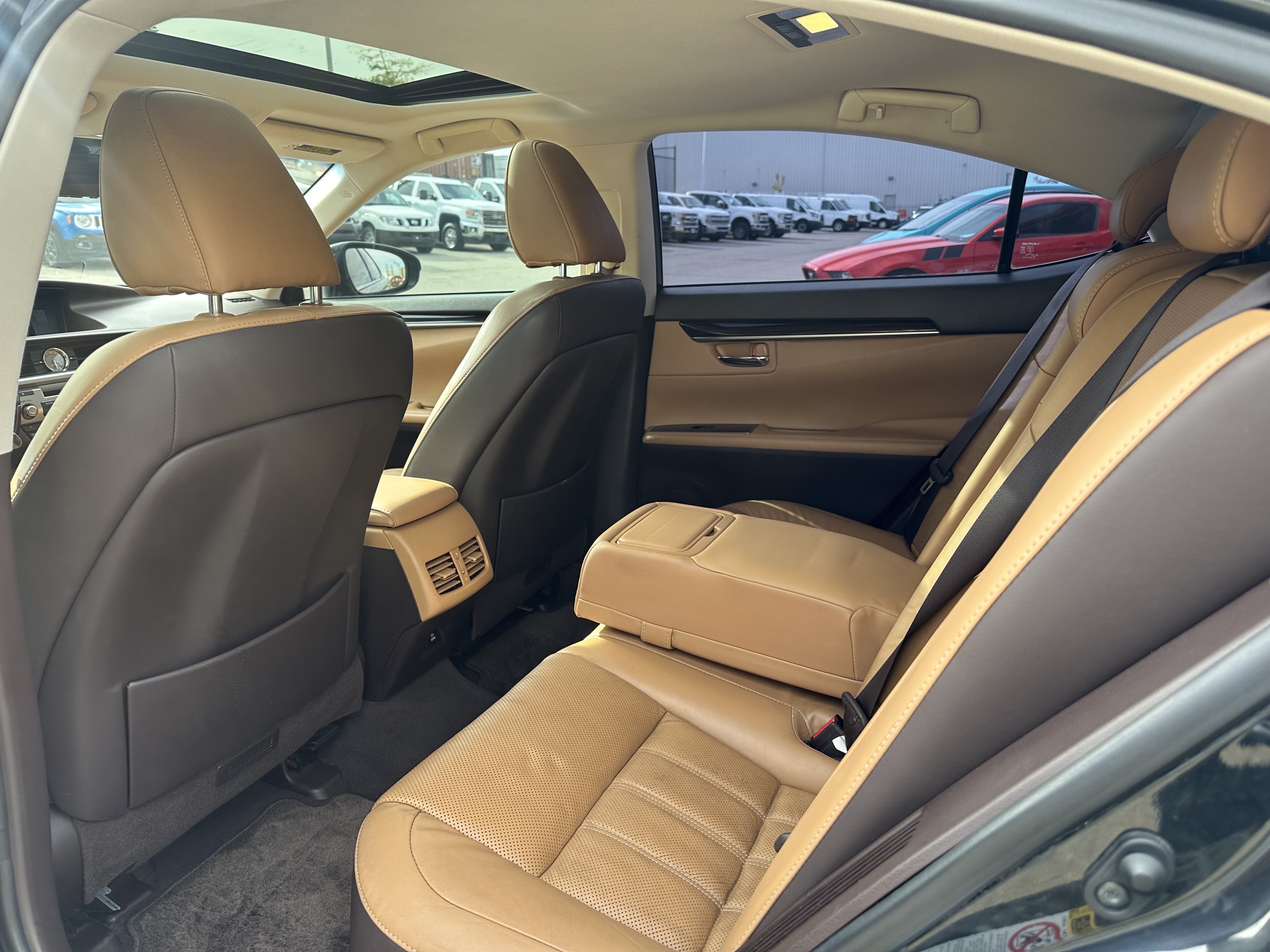 /houseofcars/2018-Lexus-ES-8329622777486199.jpg