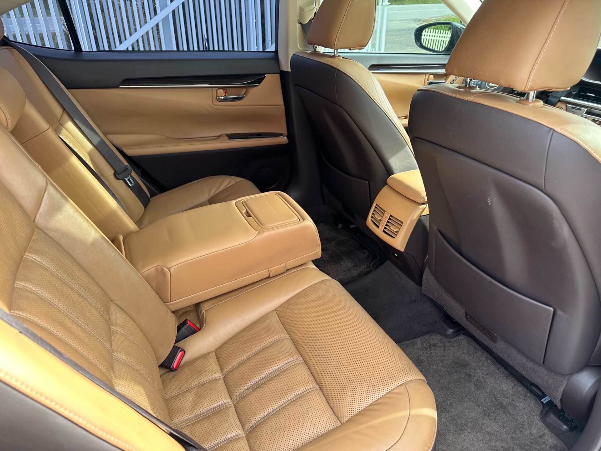 /houseofcars/2018-Lexus-ES-9396491233589042.jpg