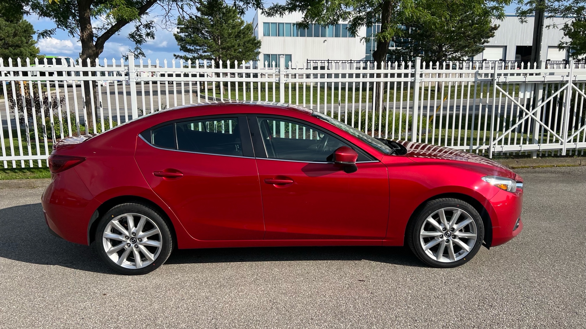 /houseofcars/2018-Mazda-Mazda3-36602035712632675.jpg