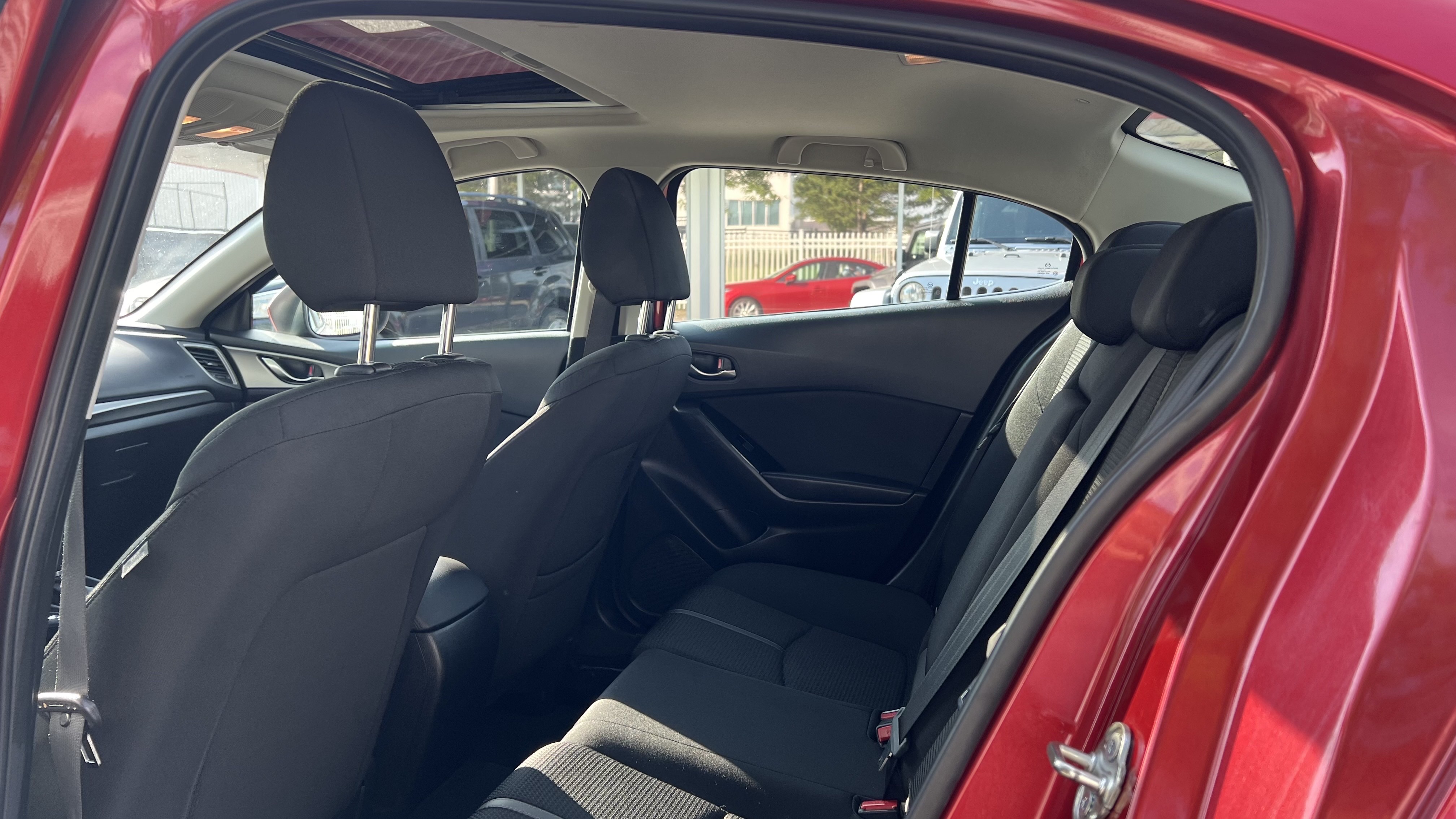 /houseofcars/2018-Mazda-Mazda3-9622913465887779.jpg