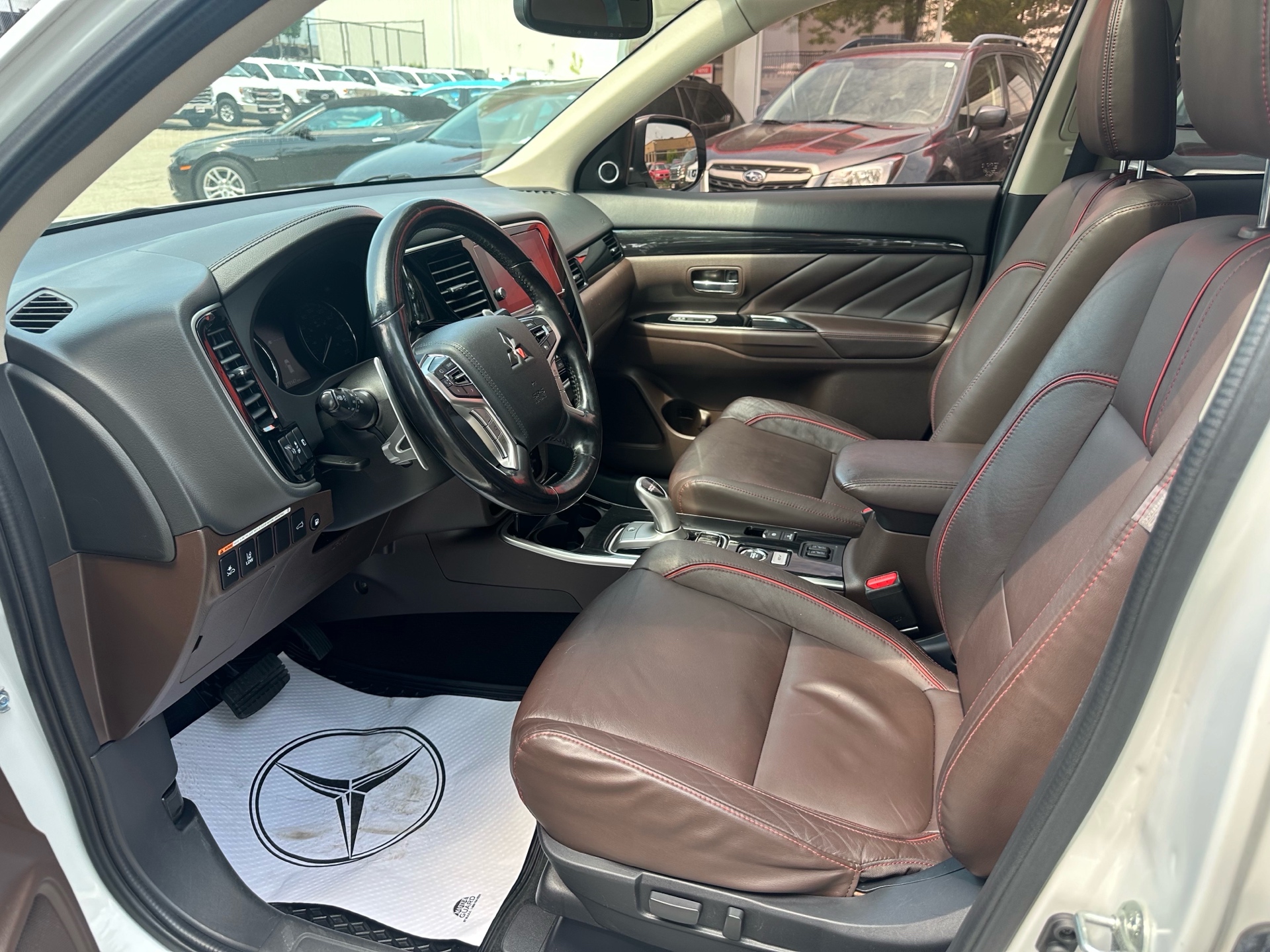 /houseofcars/2018-Mitsubishi-OutlanderPHEV-13863552650212263.jpg