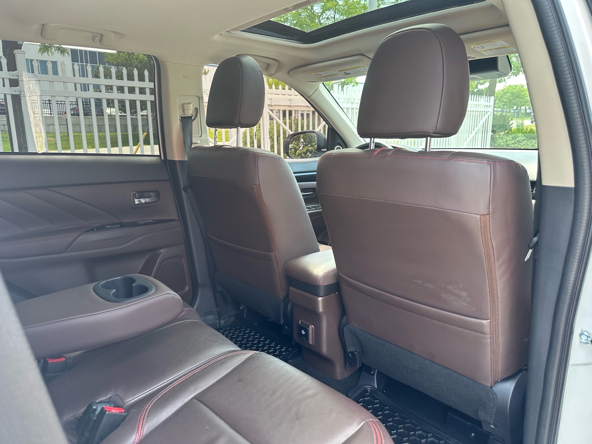 /houseofcars/2018-Mitsubishi-OutlanderPHEV-27299361877846606.jpg