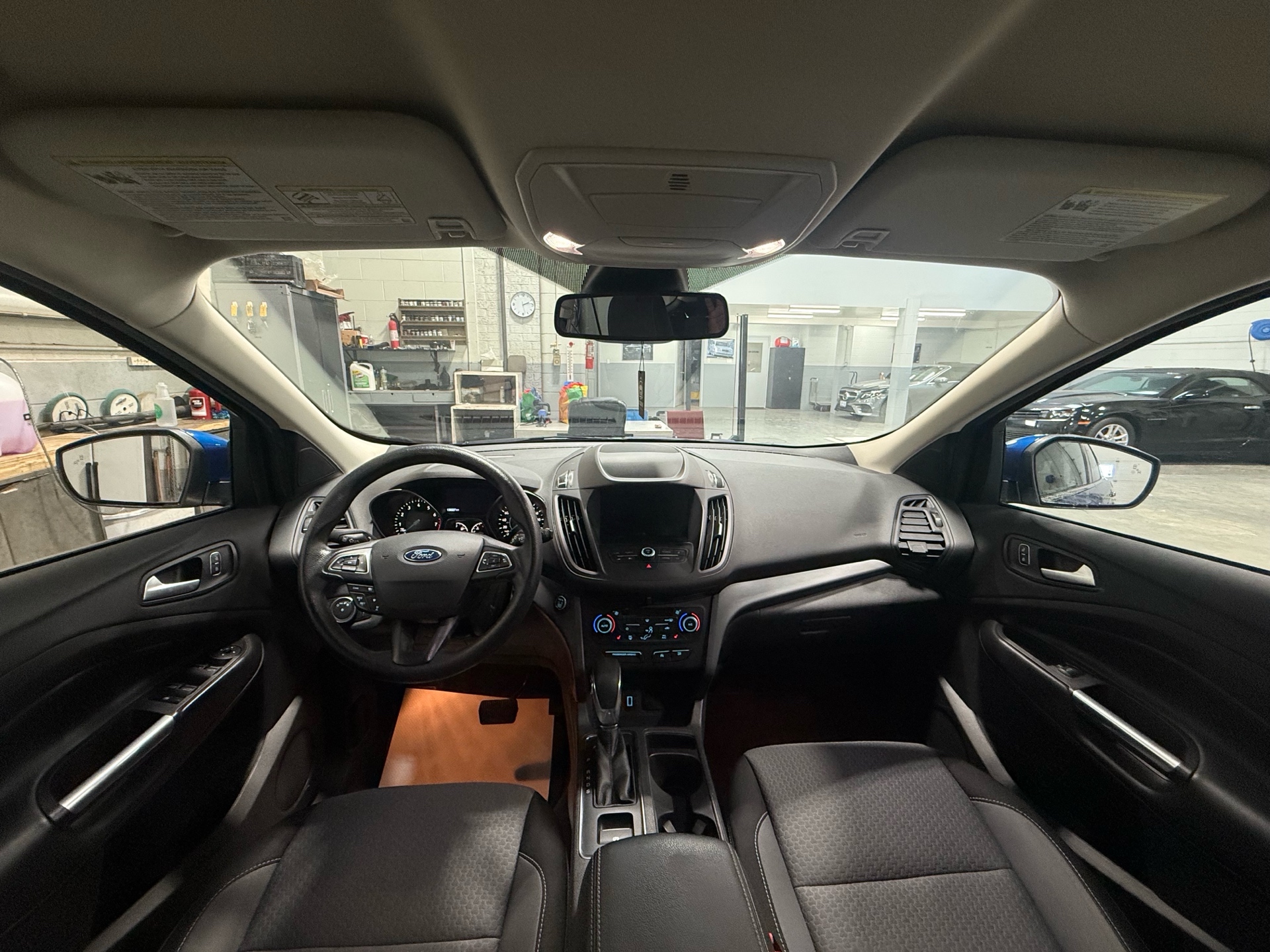/houseofcars/2019-Ford-Escape-1566145280082083.jpg