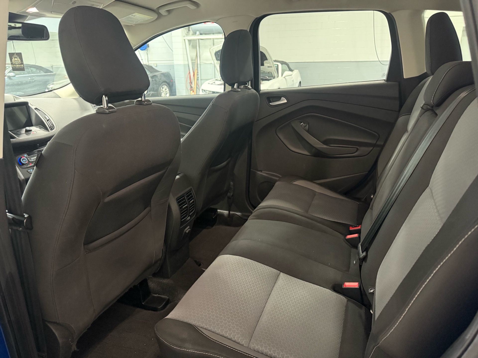 /houseofcars/2019-Ford-Escape-4634534631901783.jpg