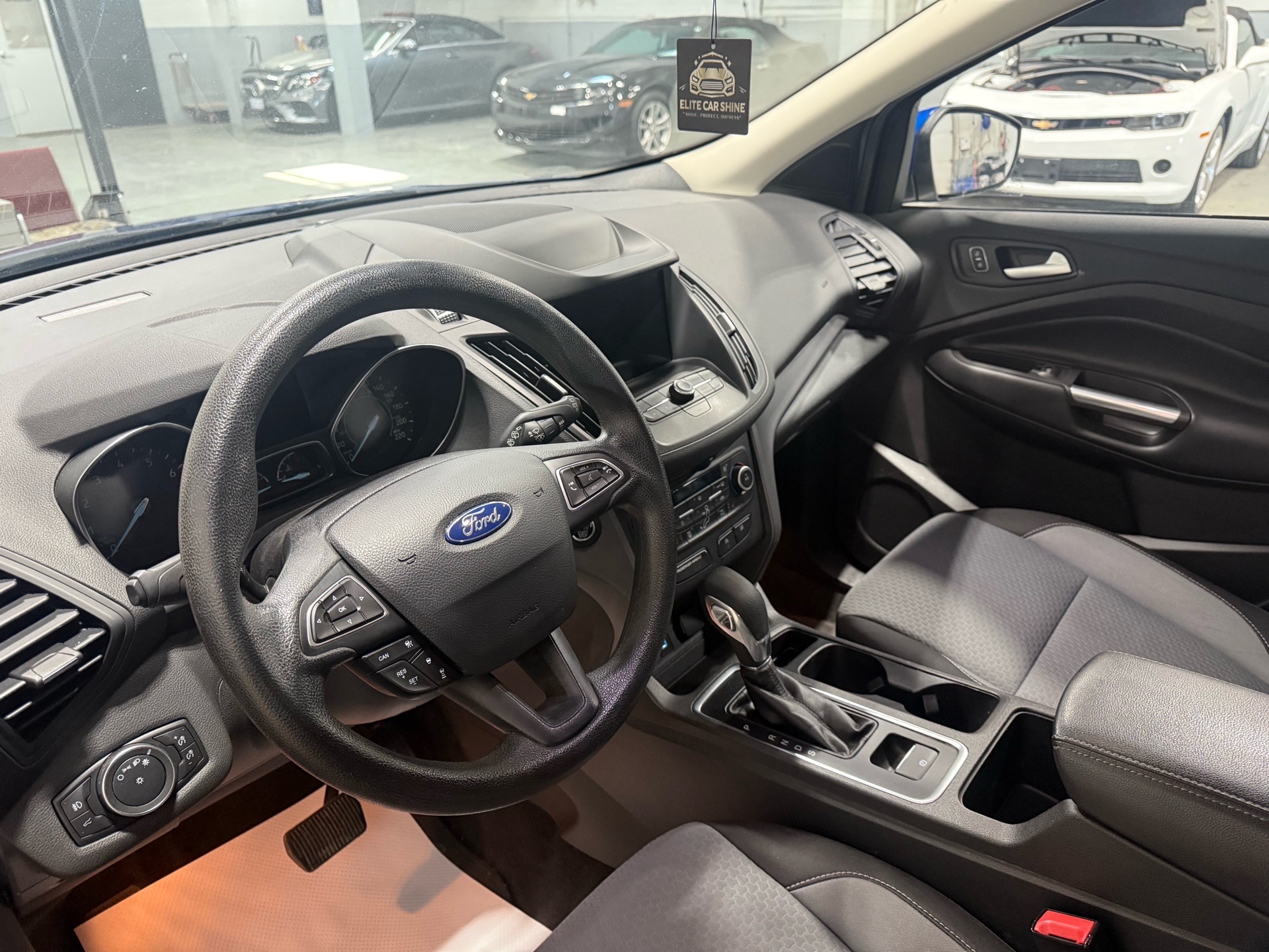 /houseofcars/2019-Ford-Escape-7960412201292253.jpg