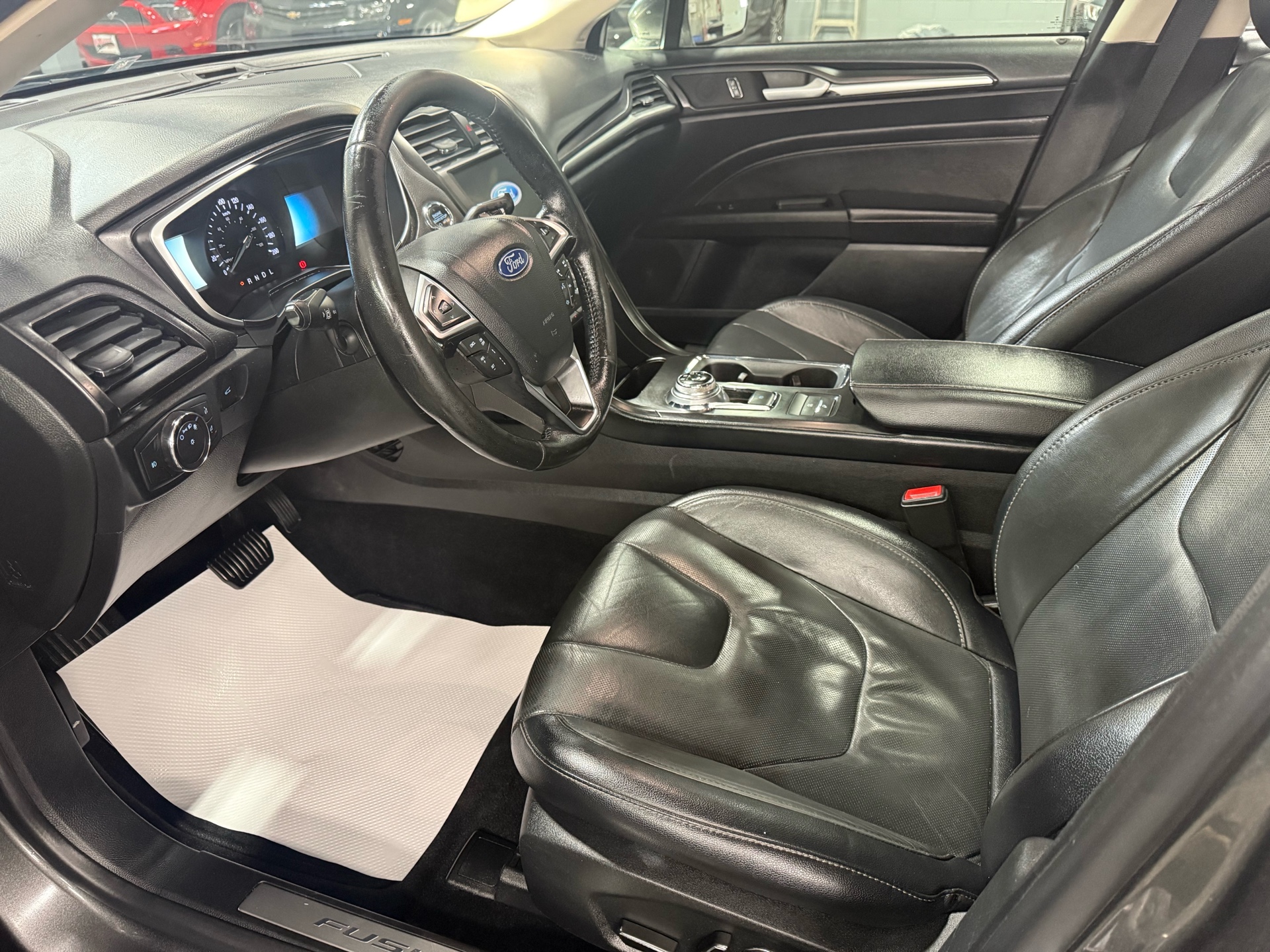 /houseofcars/2019-Ford-FusionHybrid-1610708015446516.jpg