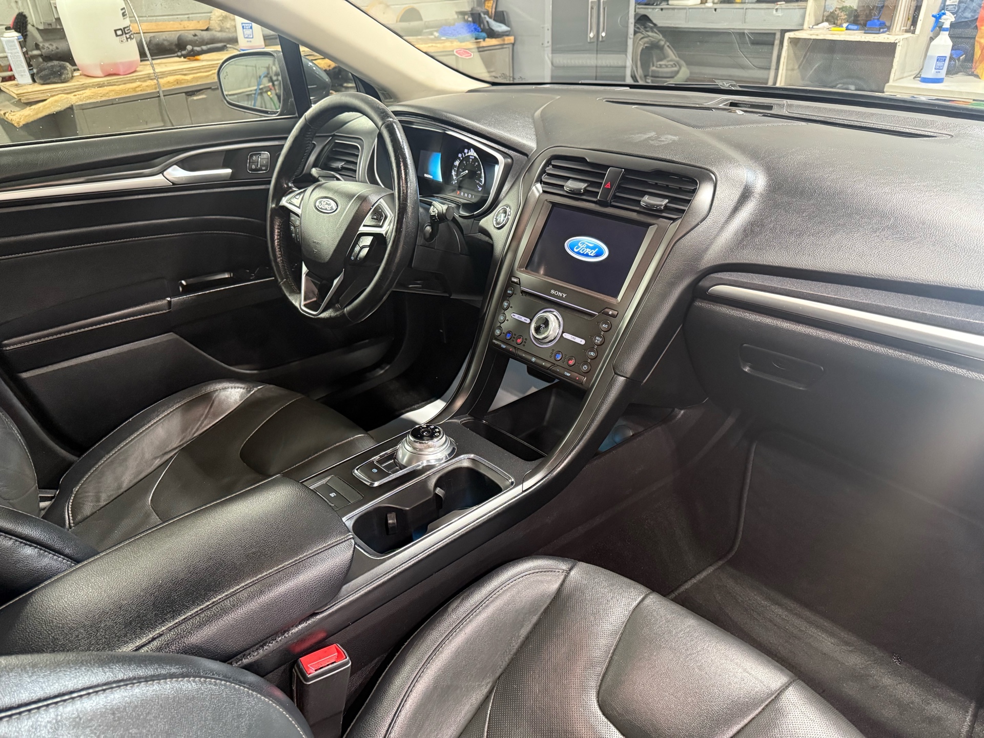 /houseofcars/2019-Ford-FusionHybrid-2633166537681486.jpg