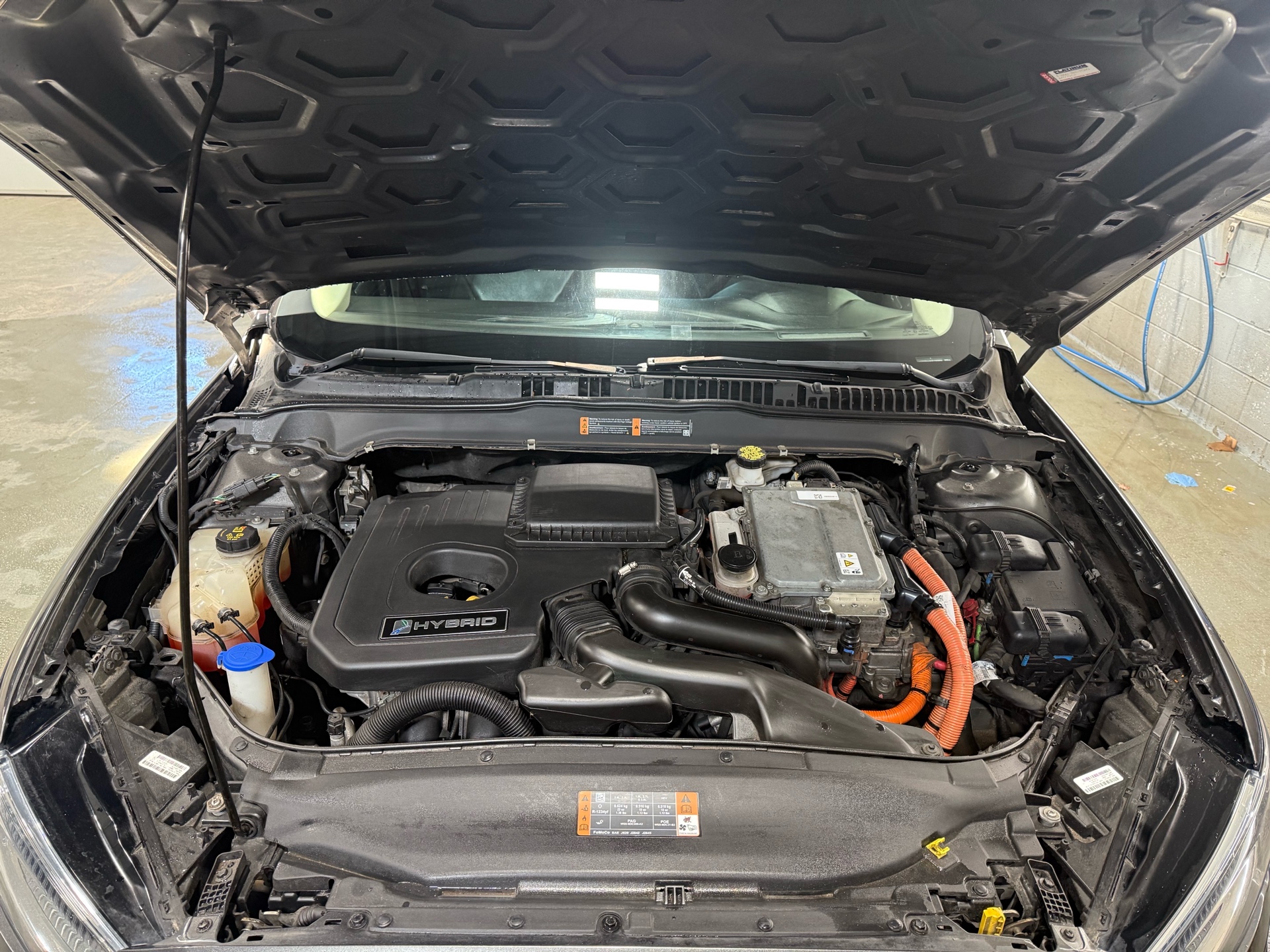 /houseofcars/2019-Ford-FusionHybrid-4993212117033141.jpg
