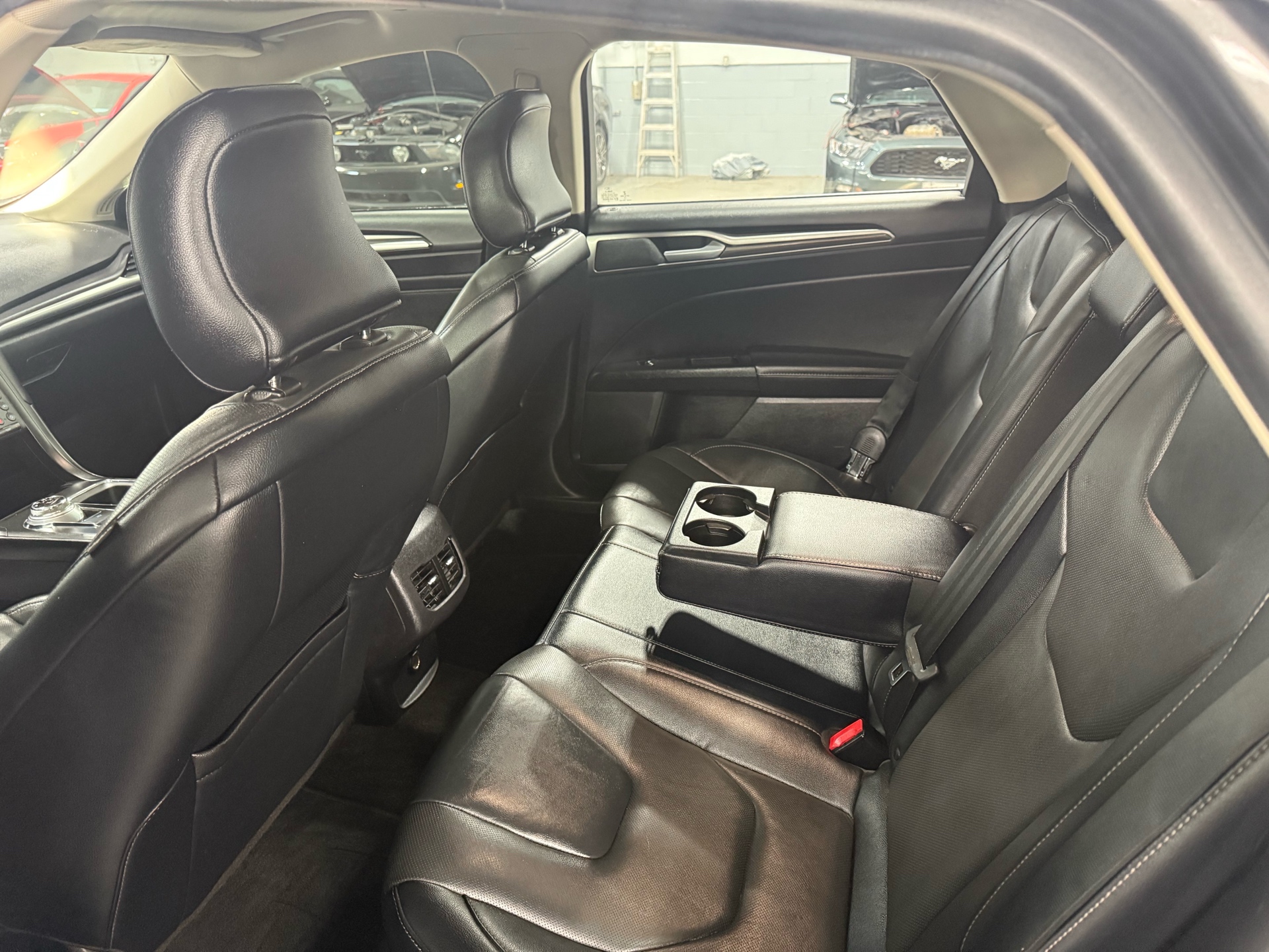 /houseofcars/2019-Ford-FusionHybrid-7055821884030433.jpg