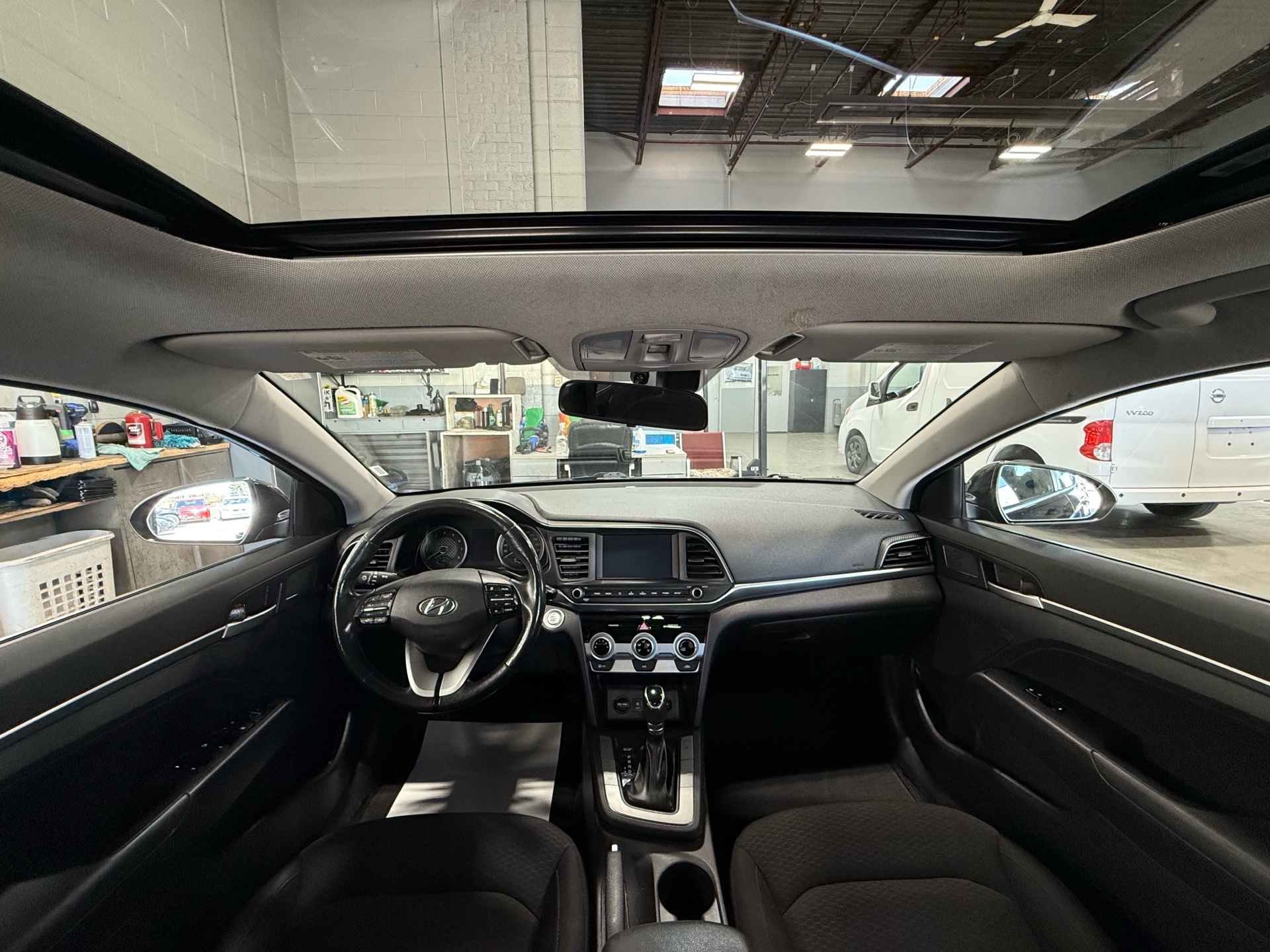 /houseofcars/2019-Hyundai-Elantra-32750465600414924.jpg