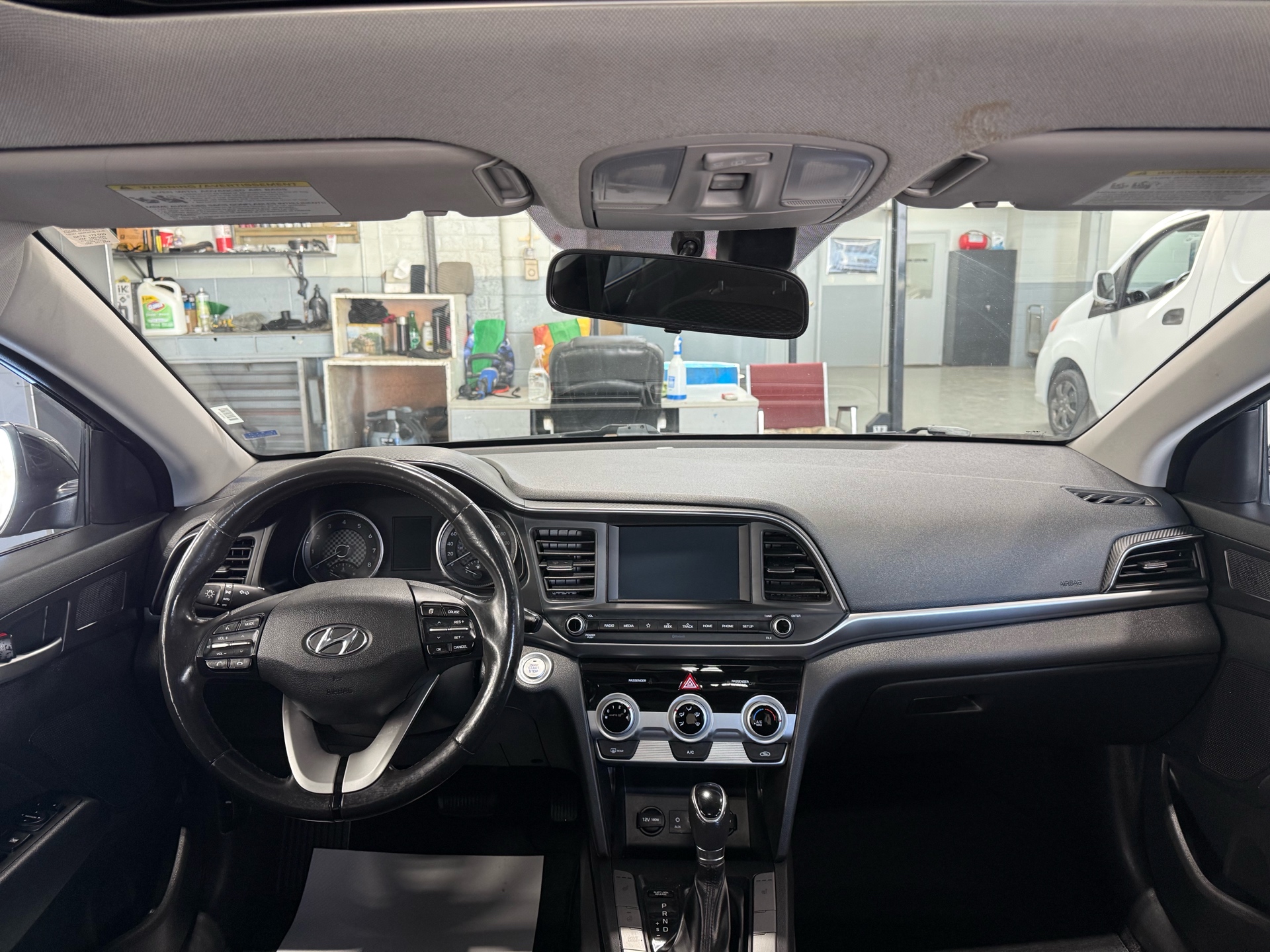 /houseofcars/2019-Hyundai-Elantra-9064321451845254.jpg