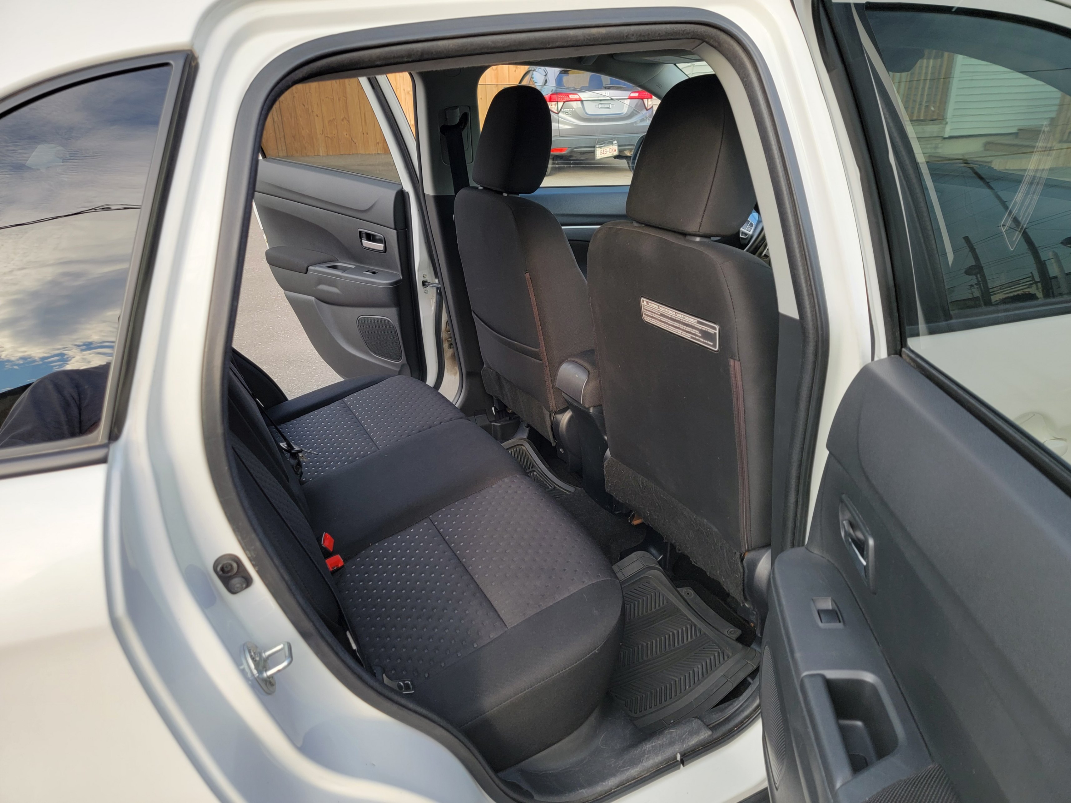 /hunsbroauto/2012-Mitsubishi-RVR-1912717763165901.jpg