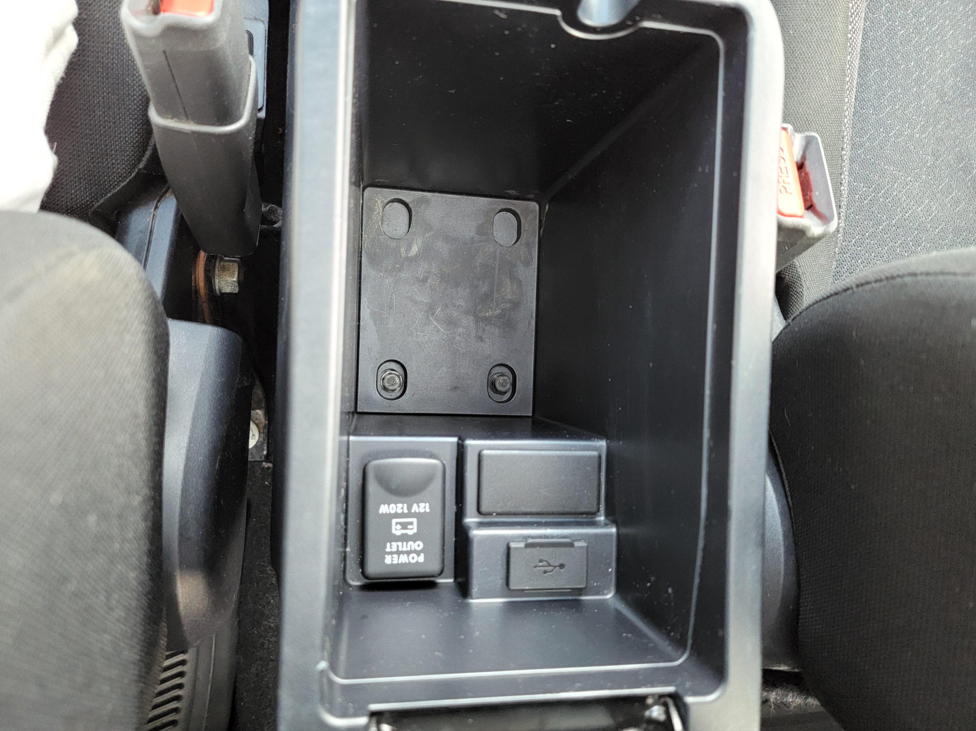 /hunsbroauto/2012-Mitsubishi-RVR-503608918198285.jpg