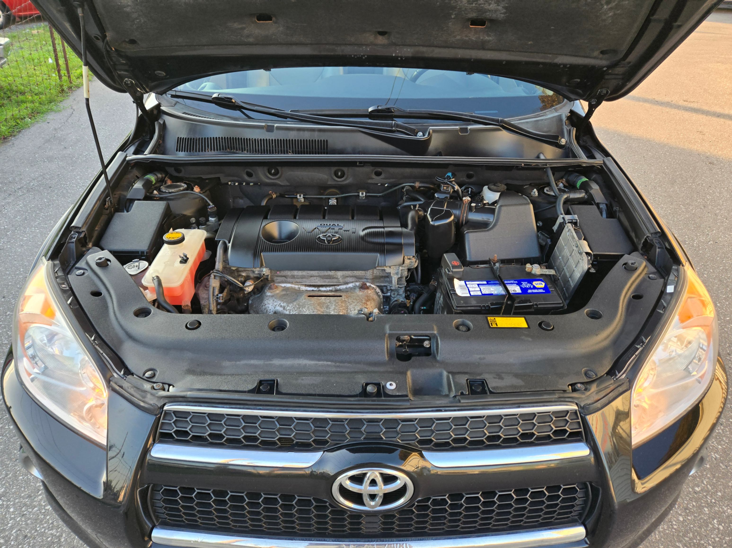 /hunsbroauto/2012-Toyota-RAV4-6247050583188136.jpg