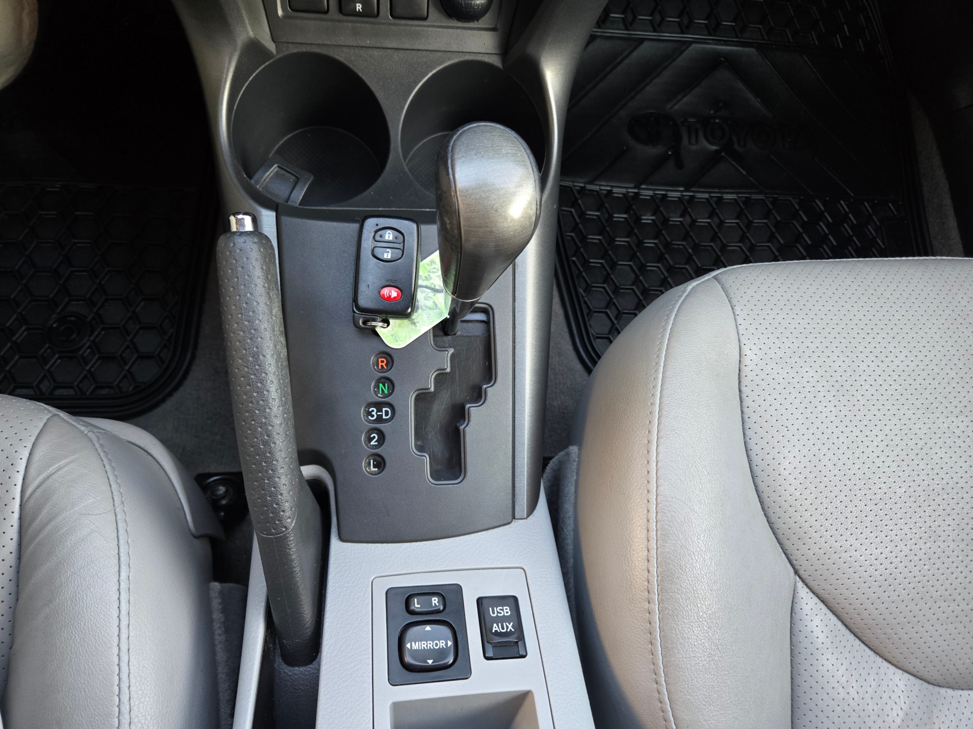 /hunsbroauto/2012-Toyota-RAV4-8606173249075897.jpg