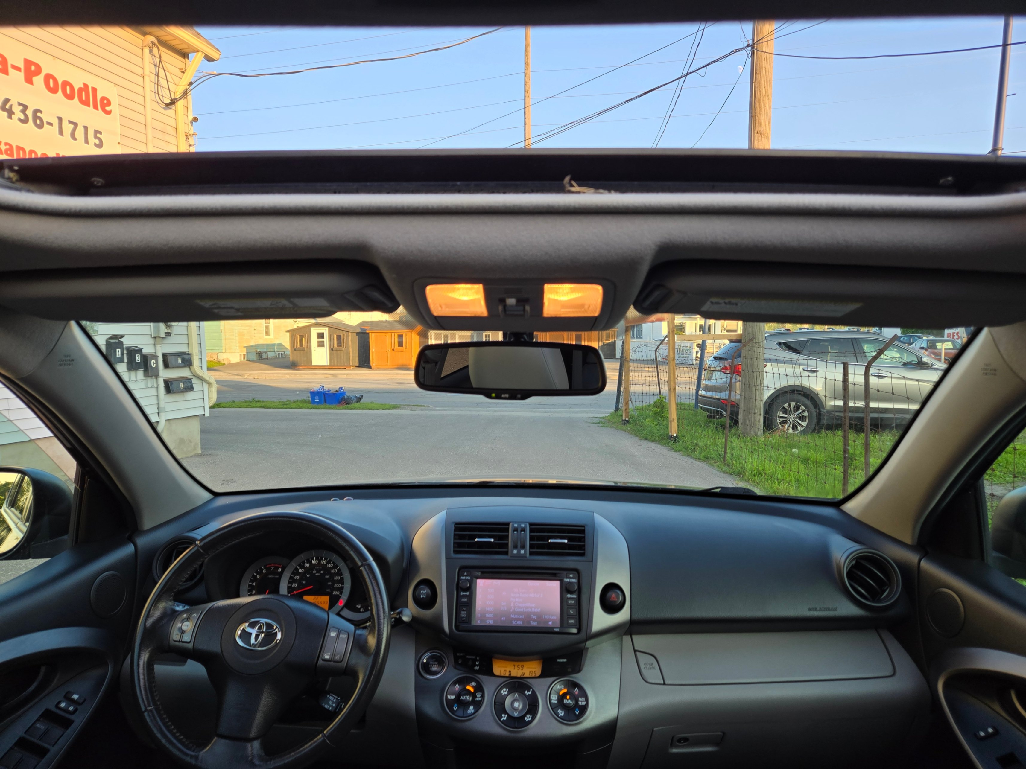 /hunsbroauto/2012-Toyota-RAV4-9335682756362451.jpg